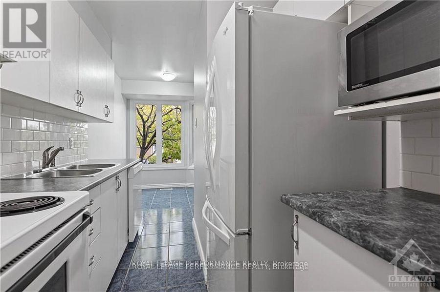 












10 - 1132 GABLEFIELD PRIVATE

,
Ottawa,




Ontario
K1J1E3


