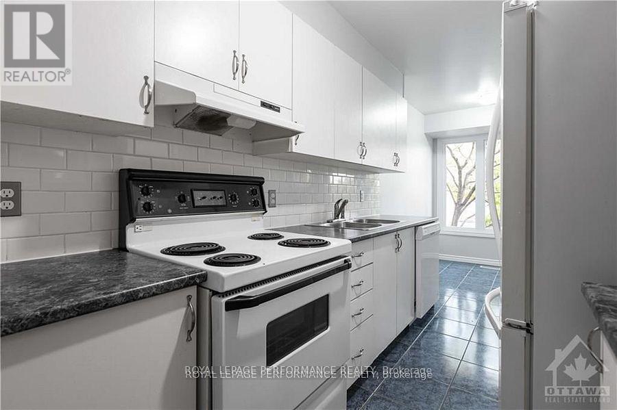 












10 - 1132 GABLEFIELD PRIVATE

,
Ottawa,




Ontario
K1J1E3

