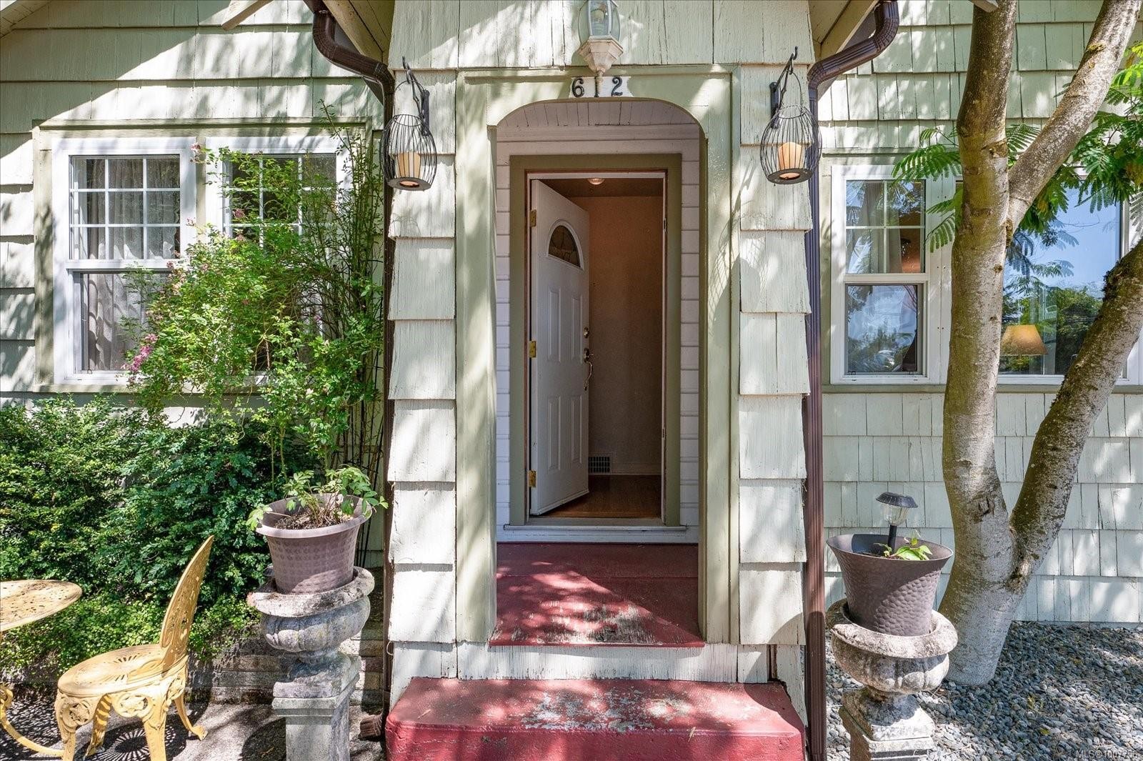 









612


Fourth

St,
Nanaimo,




BC
V9R 1T7

