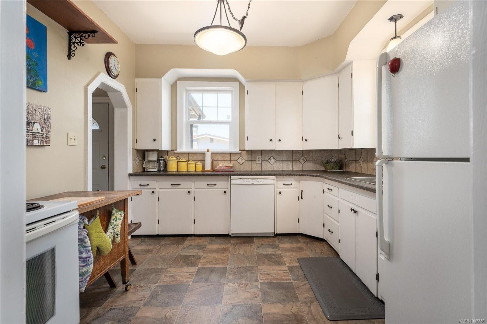 









612


Fourth

St,
Nanaimo,




BC
V9R 1T7

