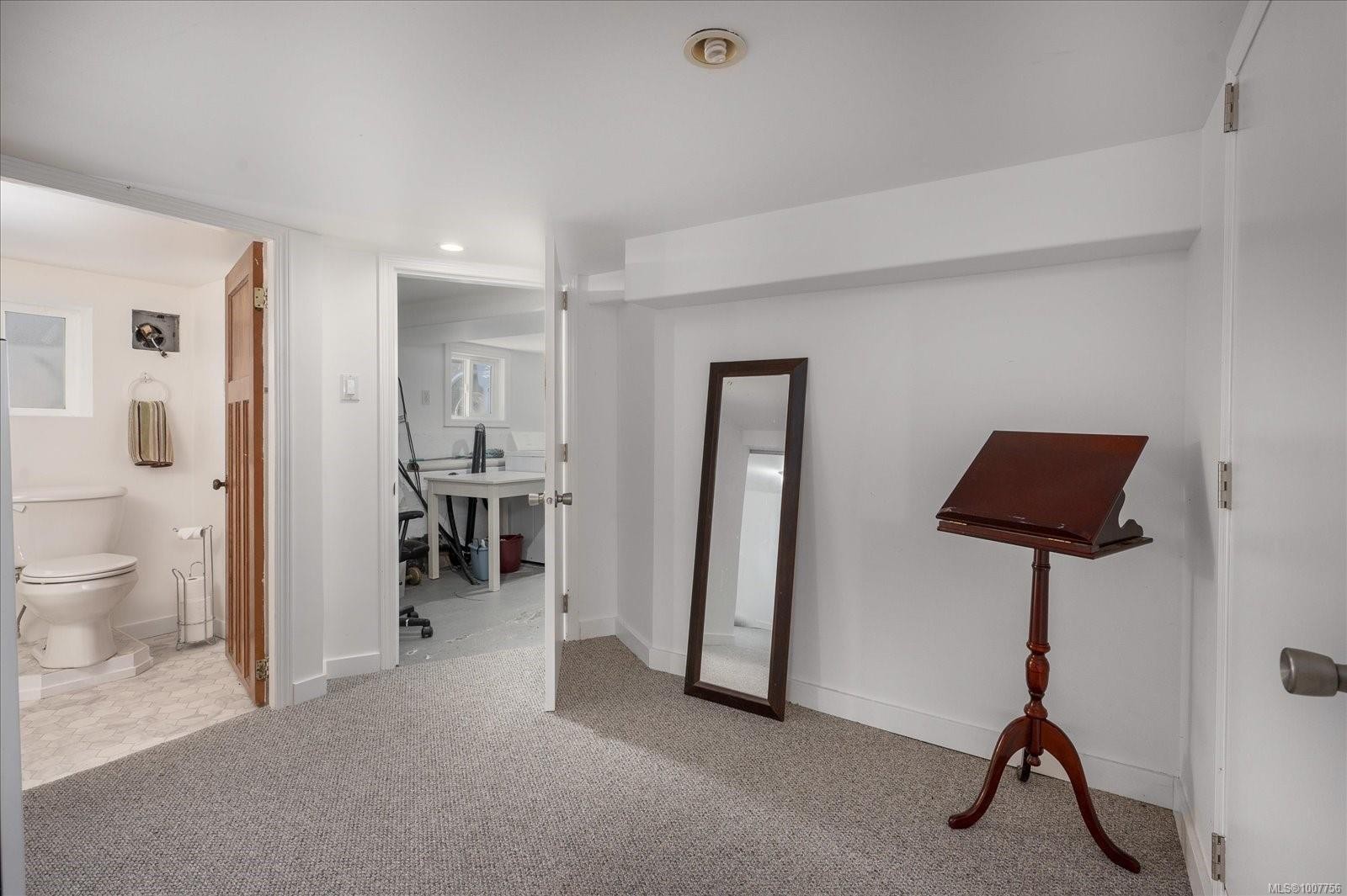 









612


Fourth

St,
Nanaimo,




BC
V9R 1T7

