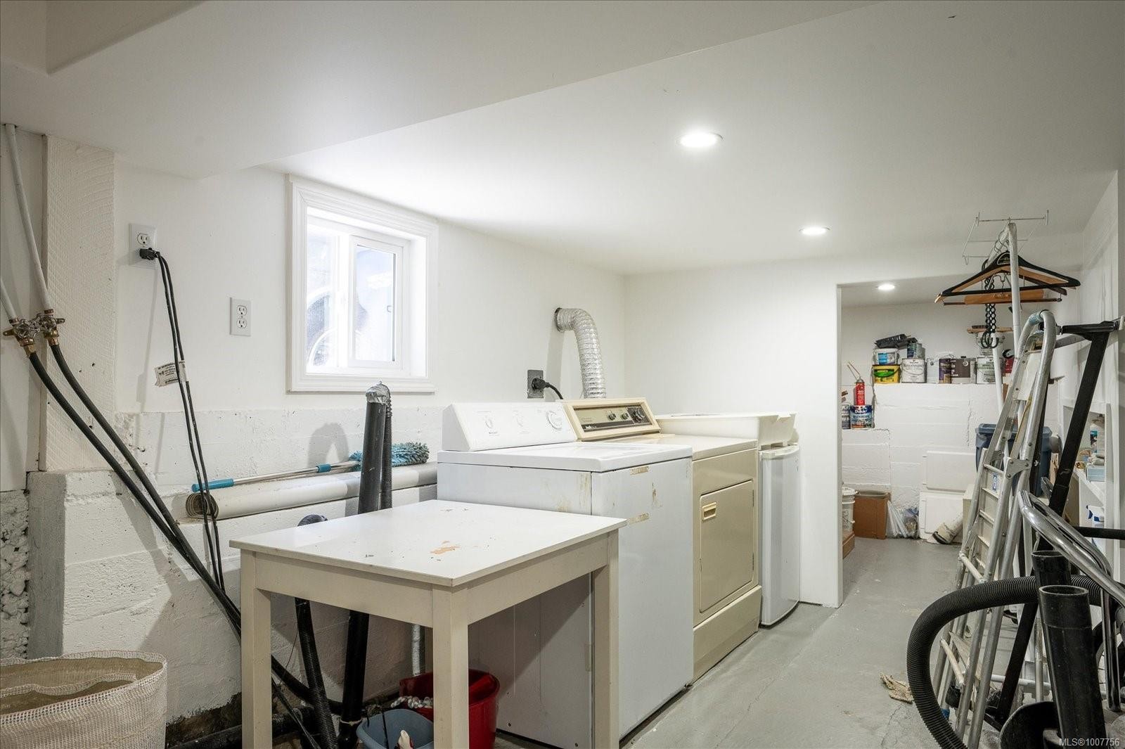 









612


Fourth

St,
Nanaimo,




BC
V9R 1T7

