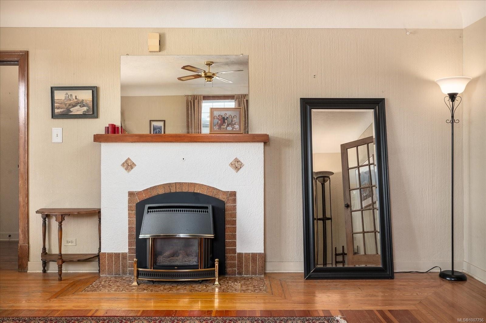 









612


Fourth

St,
Nanaimo,




BC
V9R 1T7


