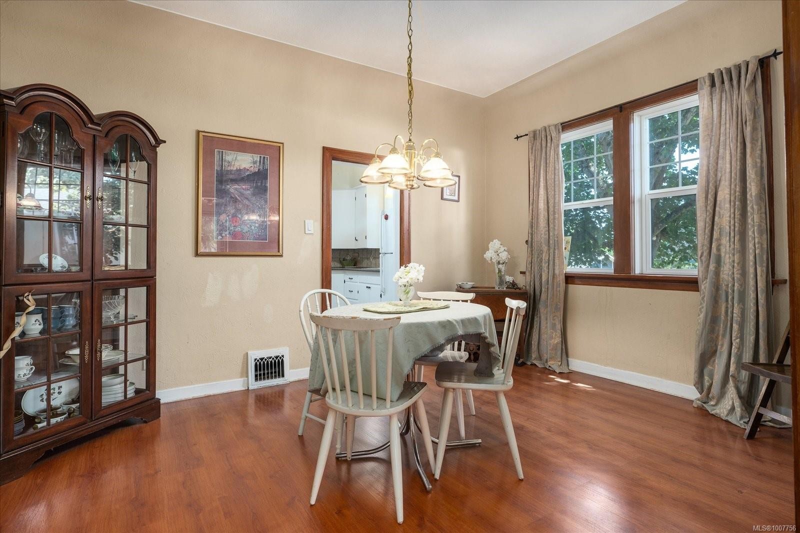 









612


Fourth

St,
Nanaimo,




BC
V9R 1T7

