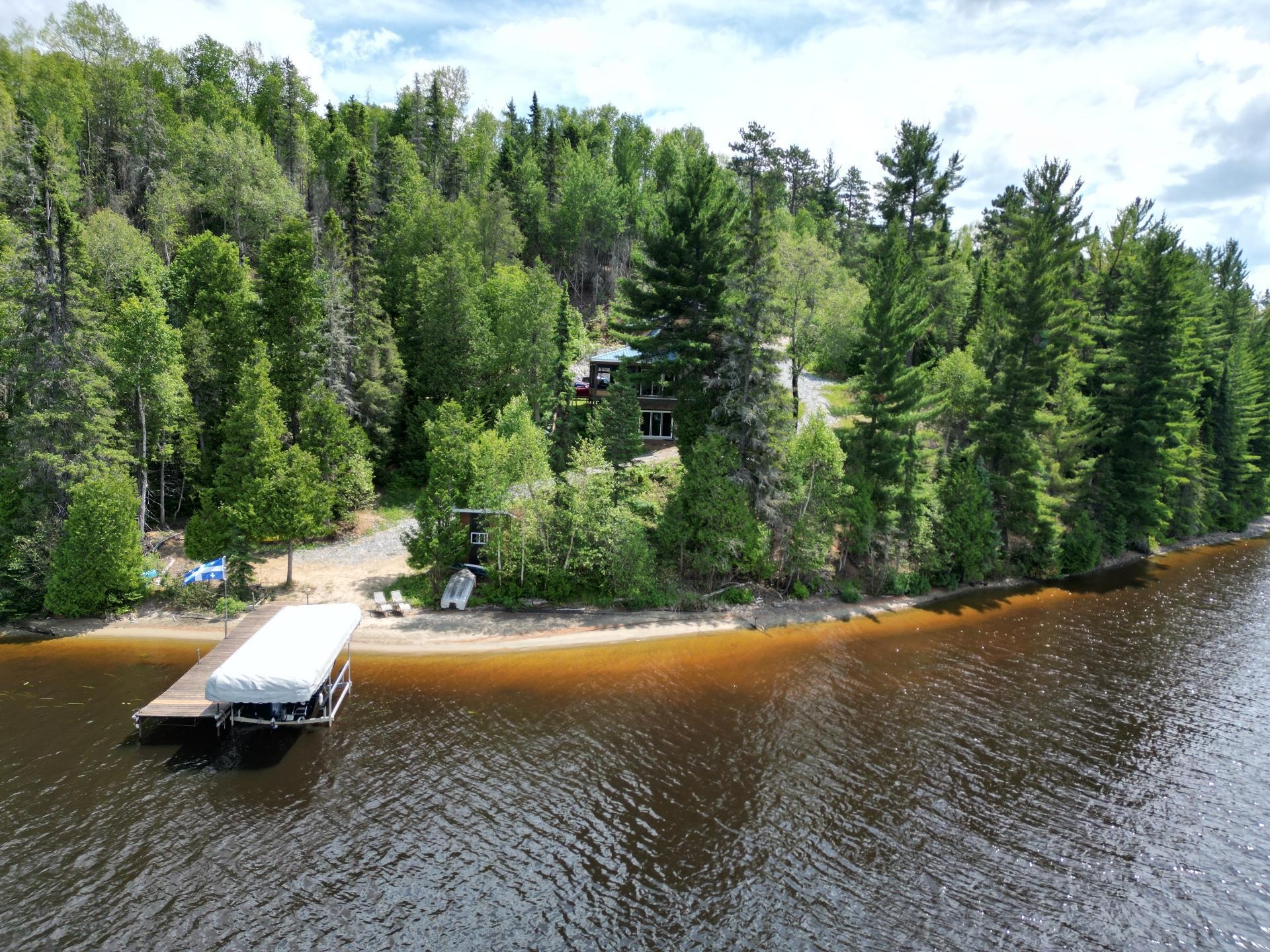 









2225


Ch. de Grassy Narrow

,
Moffet,




QC
J0Z2W0

