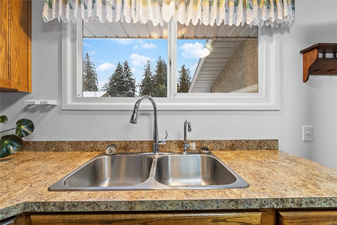 









1115


Victoria

Road,
Revelstoke,




BC
V0E 2S0


