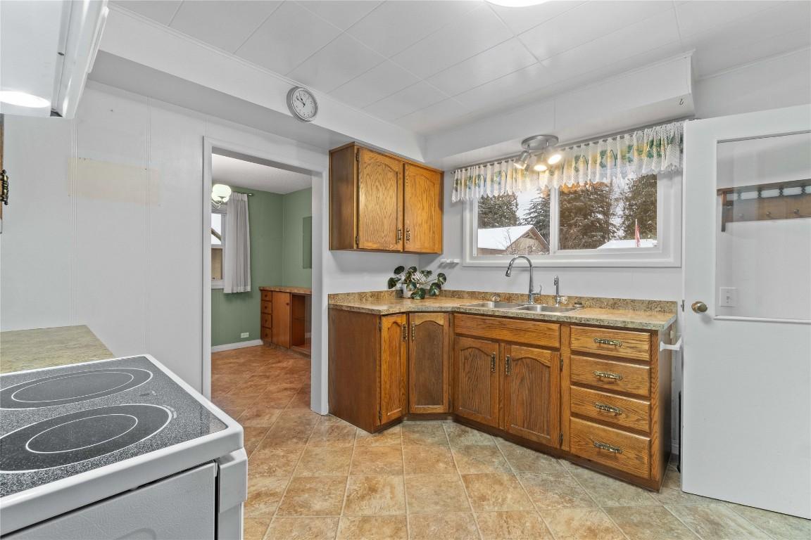 









1115


Victoria

Road,
Revelstoke,




BC
V0E 2S0


