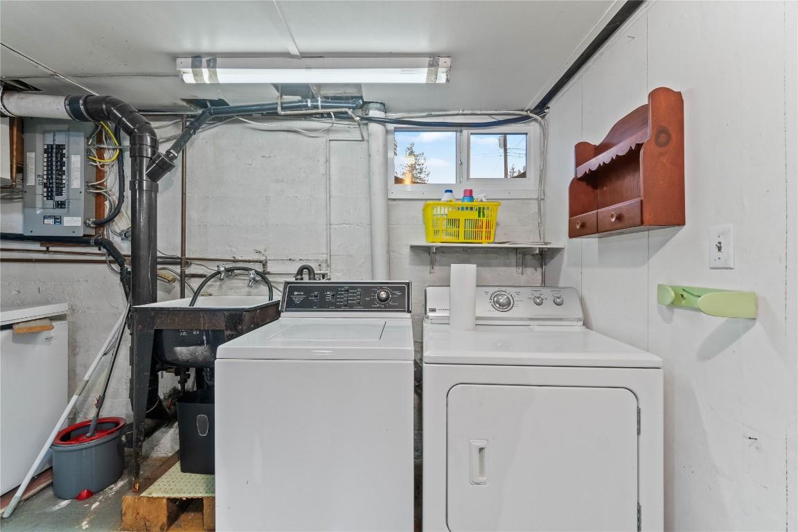 









1115


Victoria

Road,
Revelstoke,




BC
V0E 2S0


