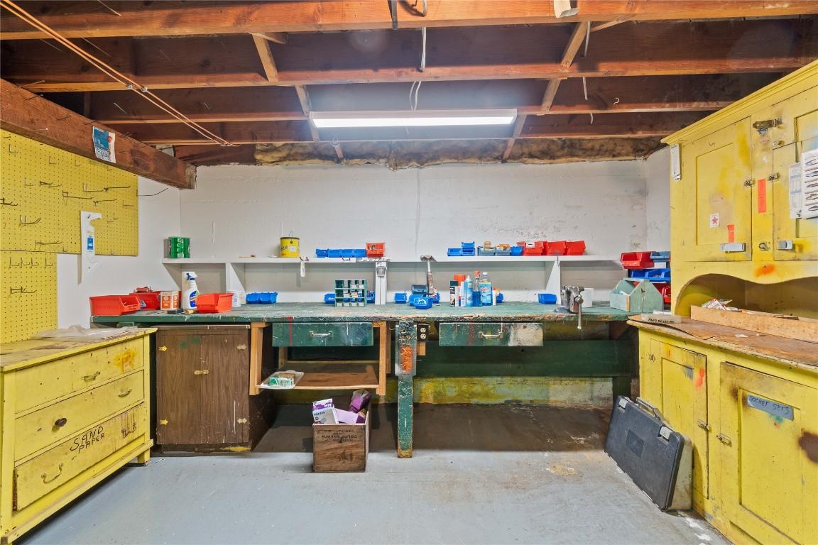 









1115


Victoria

Road,
Revelstoke,




BC
V0E 2S0

