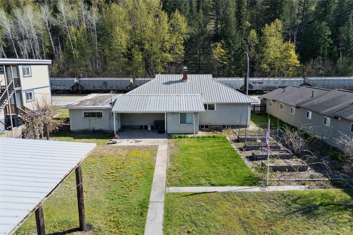 









1115


Victoria

Road,
Revelstoke,




BC
V0E 2S0

