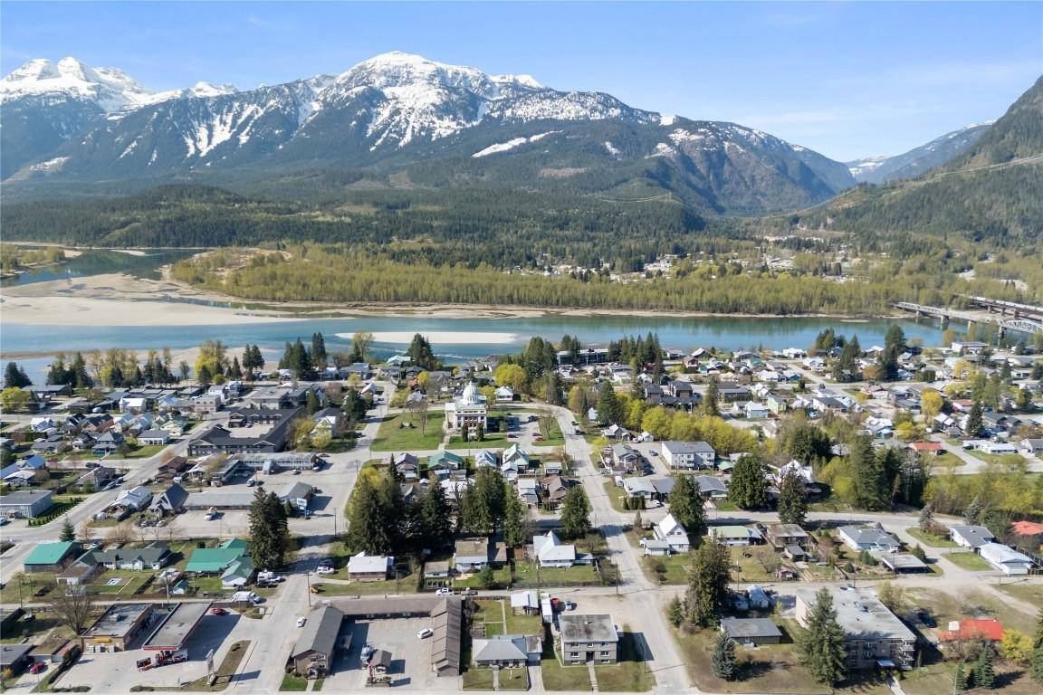 









1115


Victoria

Road,
Revelstoke,




BC
V0E 2S0

