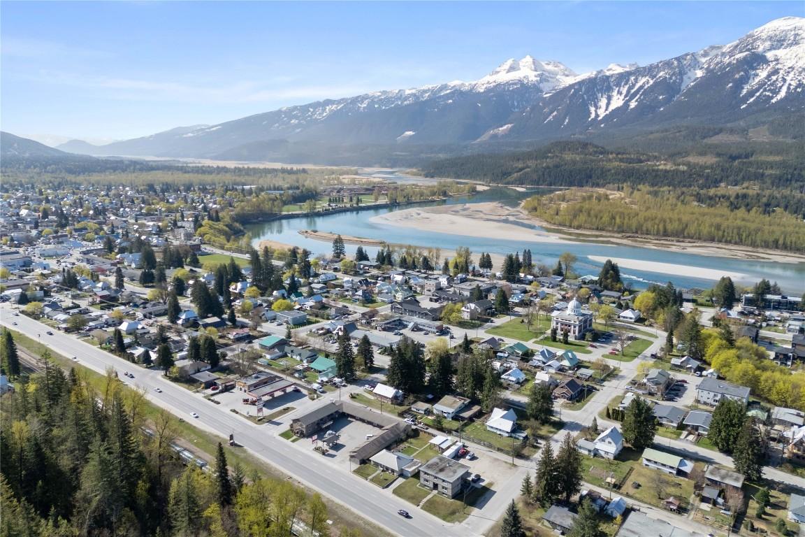 









1115


Victoria

Road,
Revelstoke,




BC
V0E 2S0

