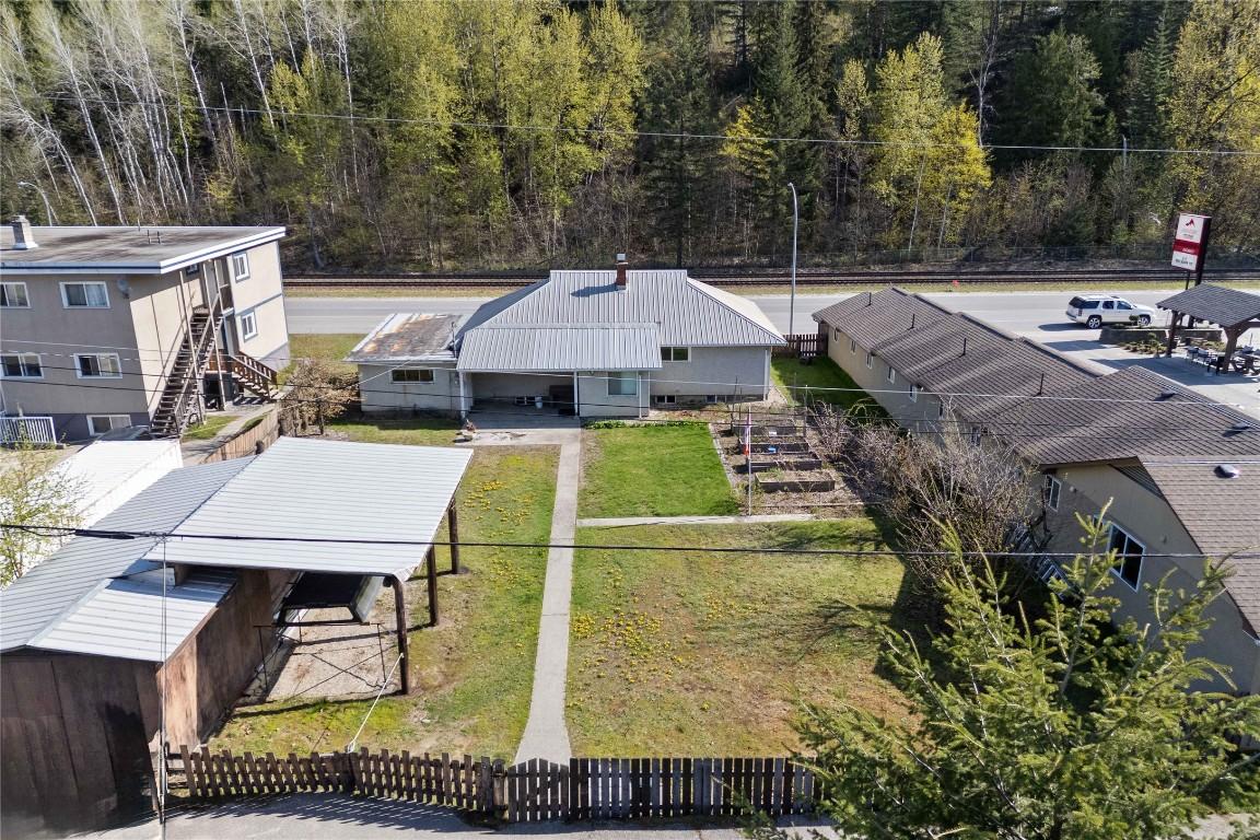 









1115


Victoria

Road,
Revelstoke,




BC
V0E 2S0

