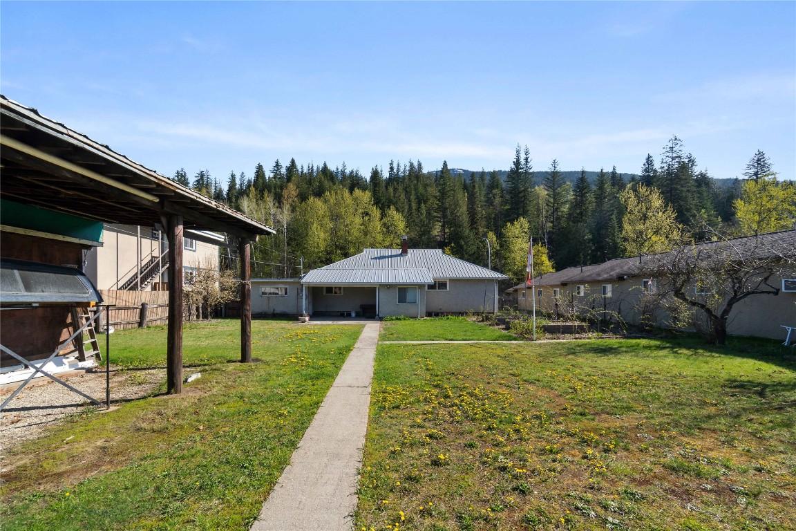 









1115


Victoria

Road,
Revelstoke,




BC
V0E 2S0

