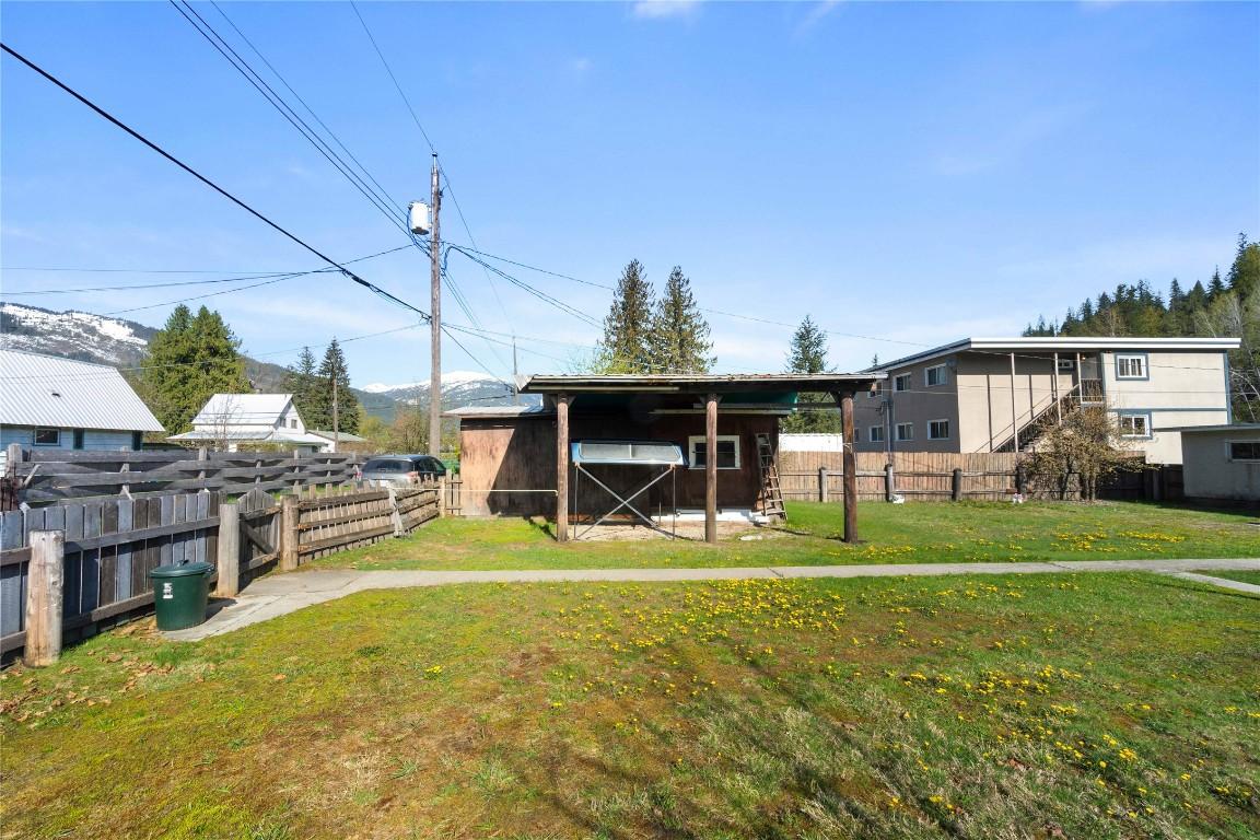 









1115


Victoria

Road,
Revelstoke,




BC
V0E 2S0

