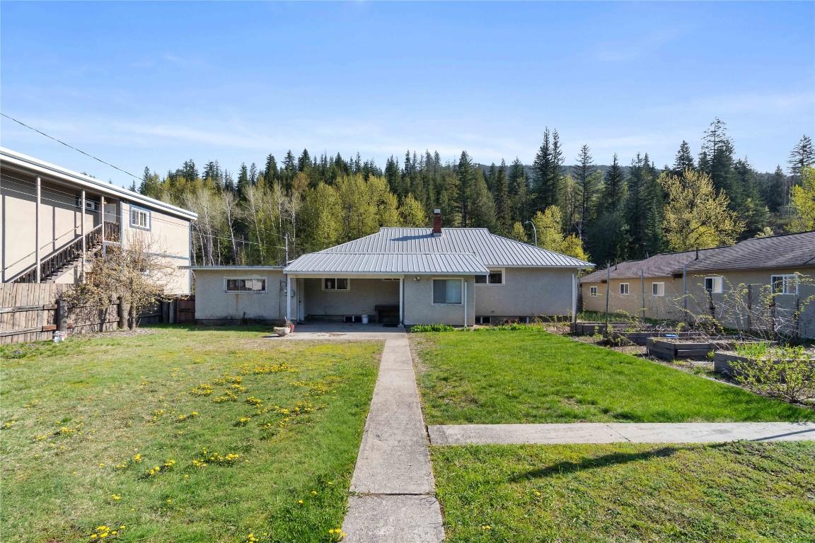 









1115


Victoria

Road,
Revelstoke,




BC
V0E 2S0

