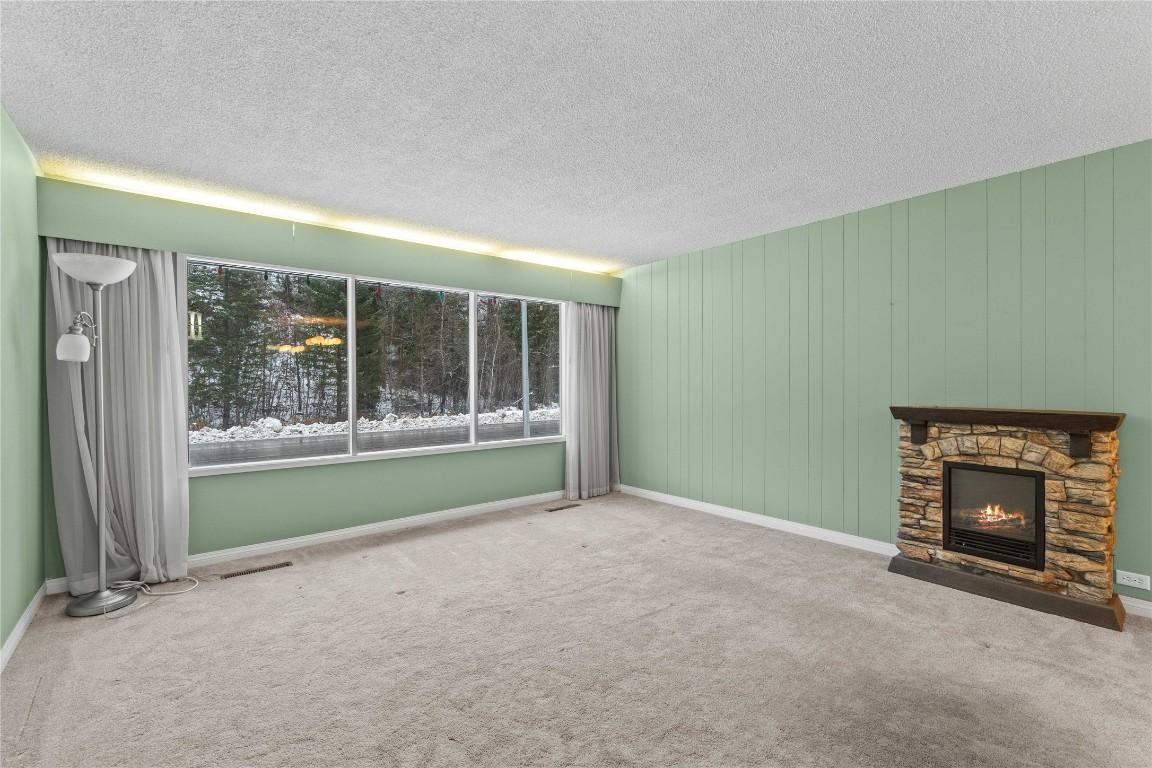 









1115


Victoria

Road,
Revelstoke,




BC
V0E 2S0

