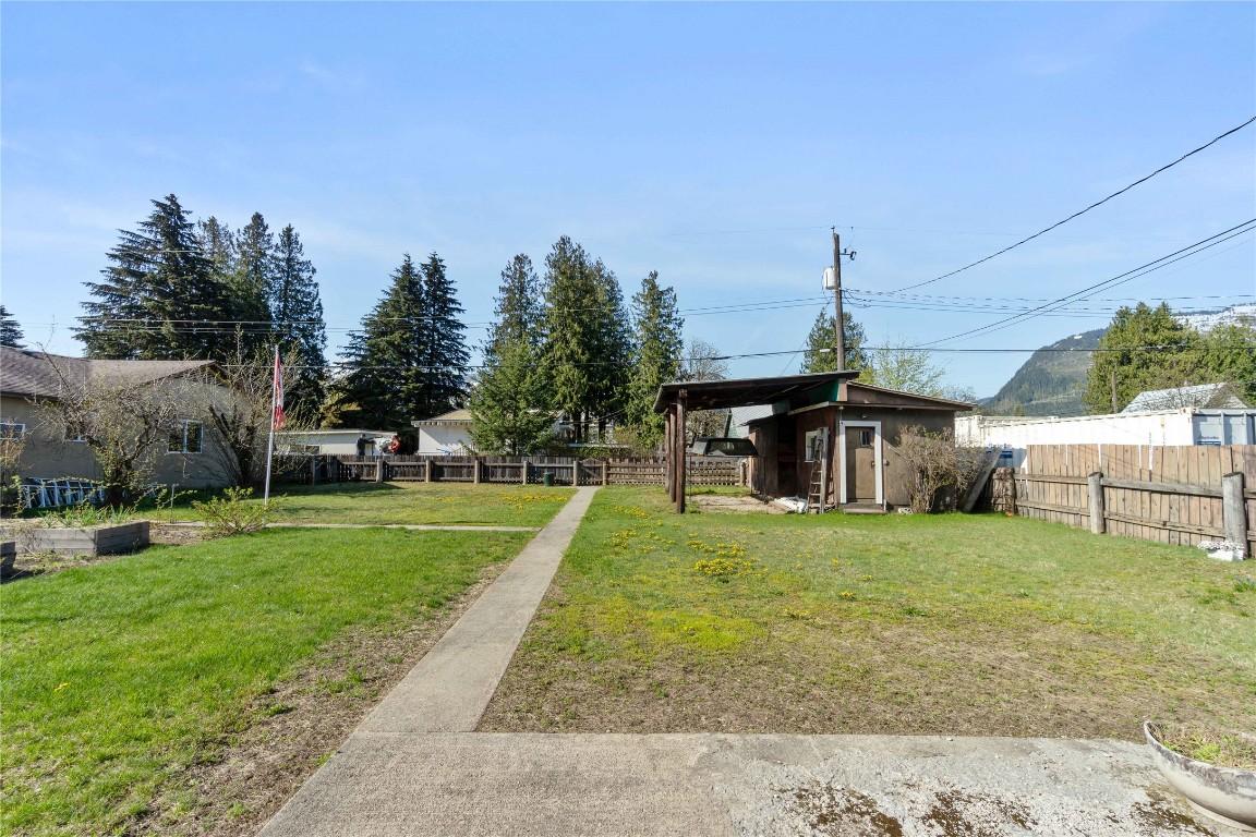 









1115


Victoria

Road,
Revelstoke,




BC
V0E 2S0

