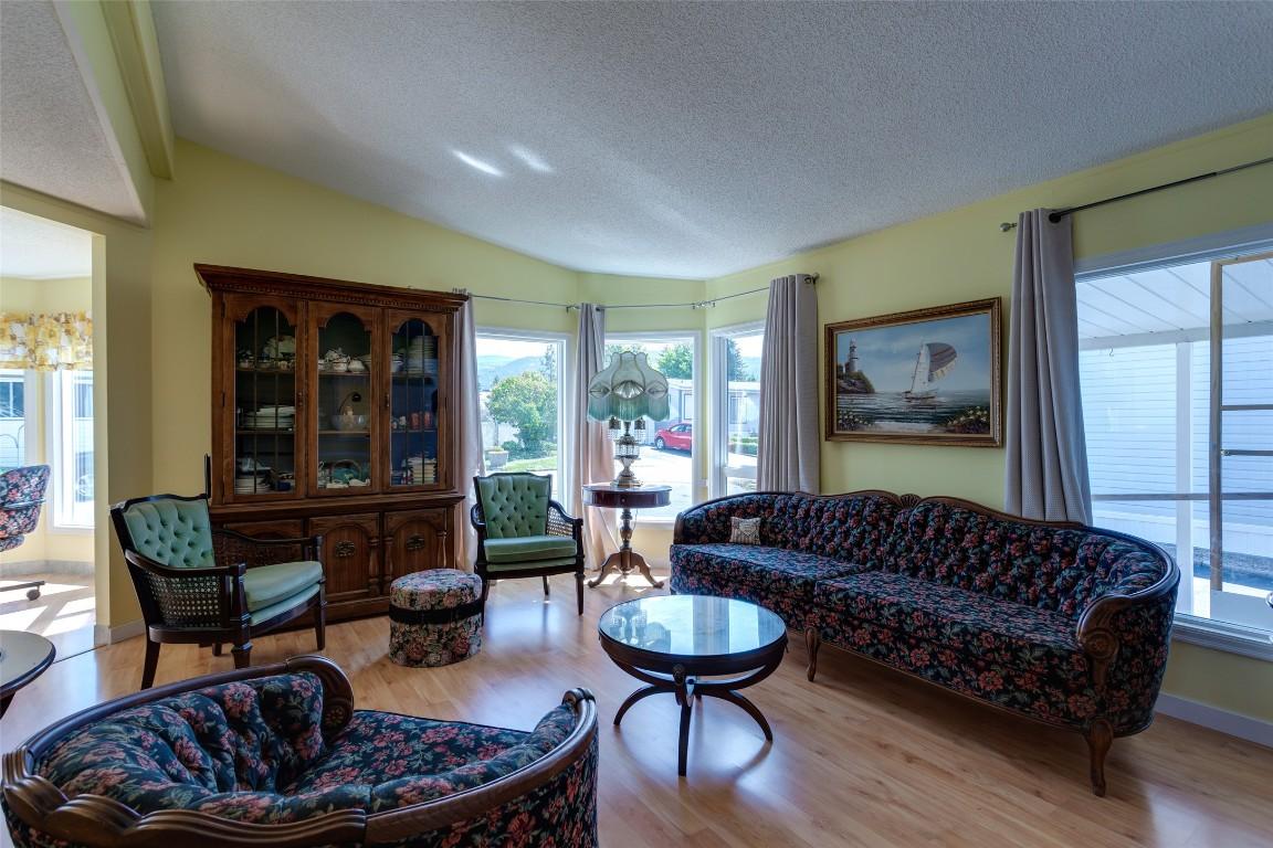 









720


Commonwealth

Road, 191,
Kelowna,




BC
V4V 1S1

