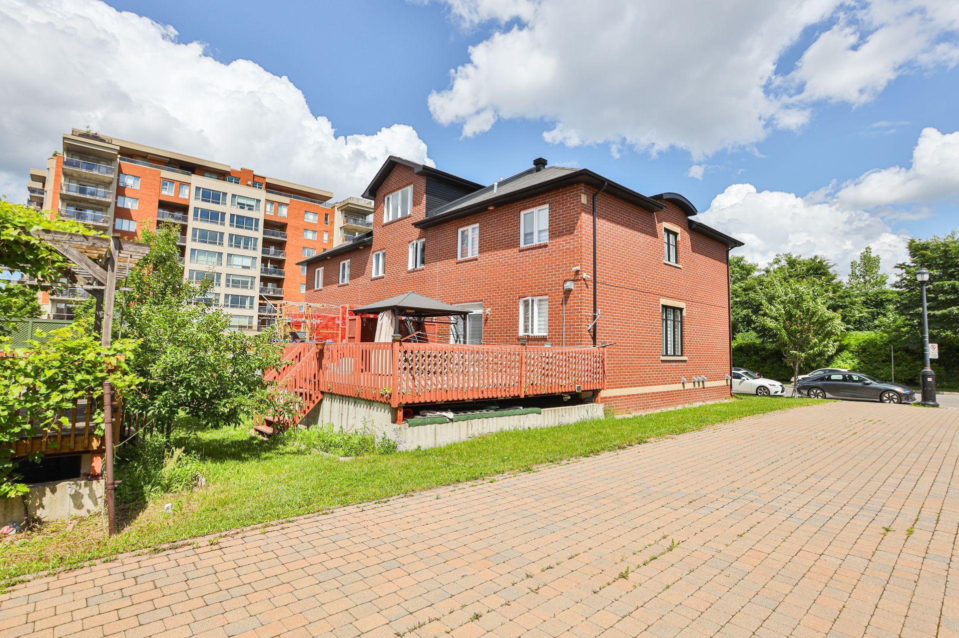 









171Z


Rue Khalil-Gibran

,
Montréal (Saint-Laurent),




QC
H4N4A2

