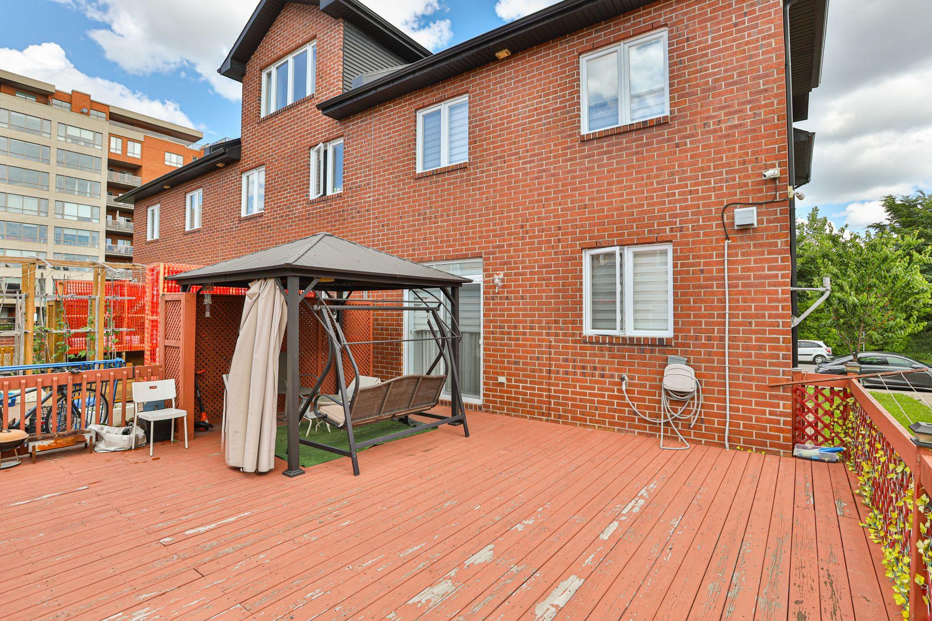 









171Z


Rue Khalil-Gibran

,
Montréal (Saint-Laurent),




QC
H4N4A2

