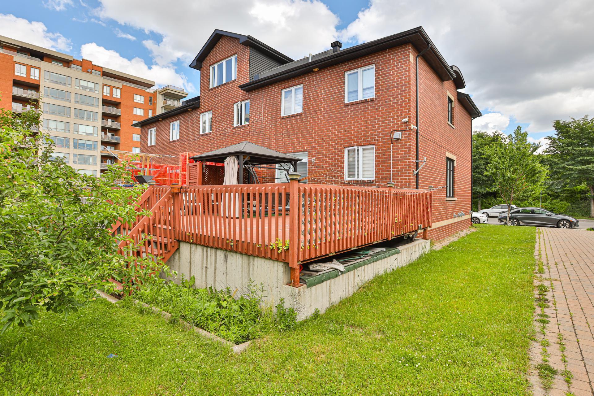 









171Z


Rue Khalil-Gibran

,
Montréal (Saint-Laurent),




QC
H4N4A2

