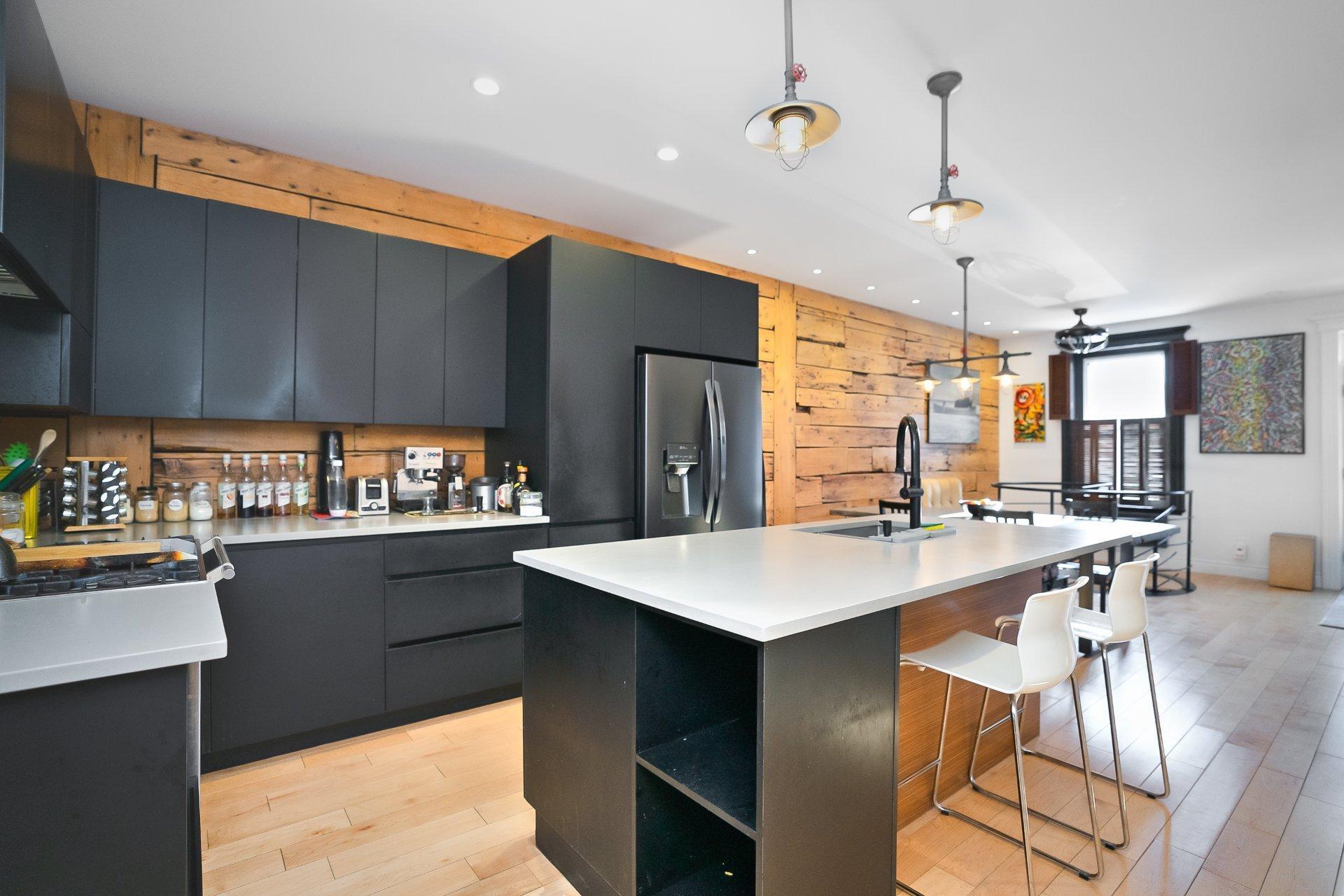 









5283

 - 5287


Rue Berri

,
Montréal (Le Plateau-Mont-Royal),




QC
H2J2S7

