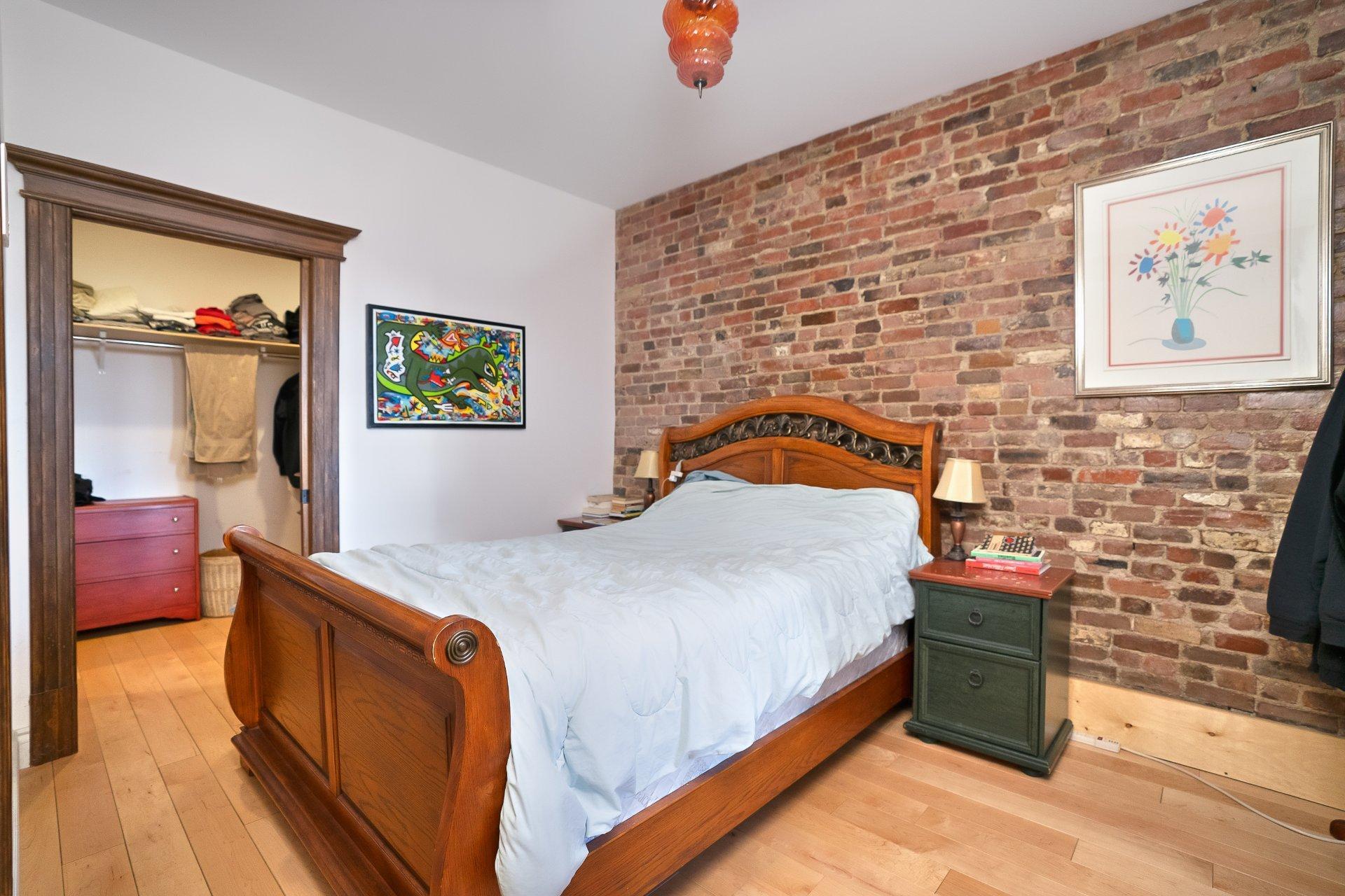 









5283

 - 5287


Rue Berri

,
Montréal (Le Plateau-Mont-Royal),




QC
H2J2S7

