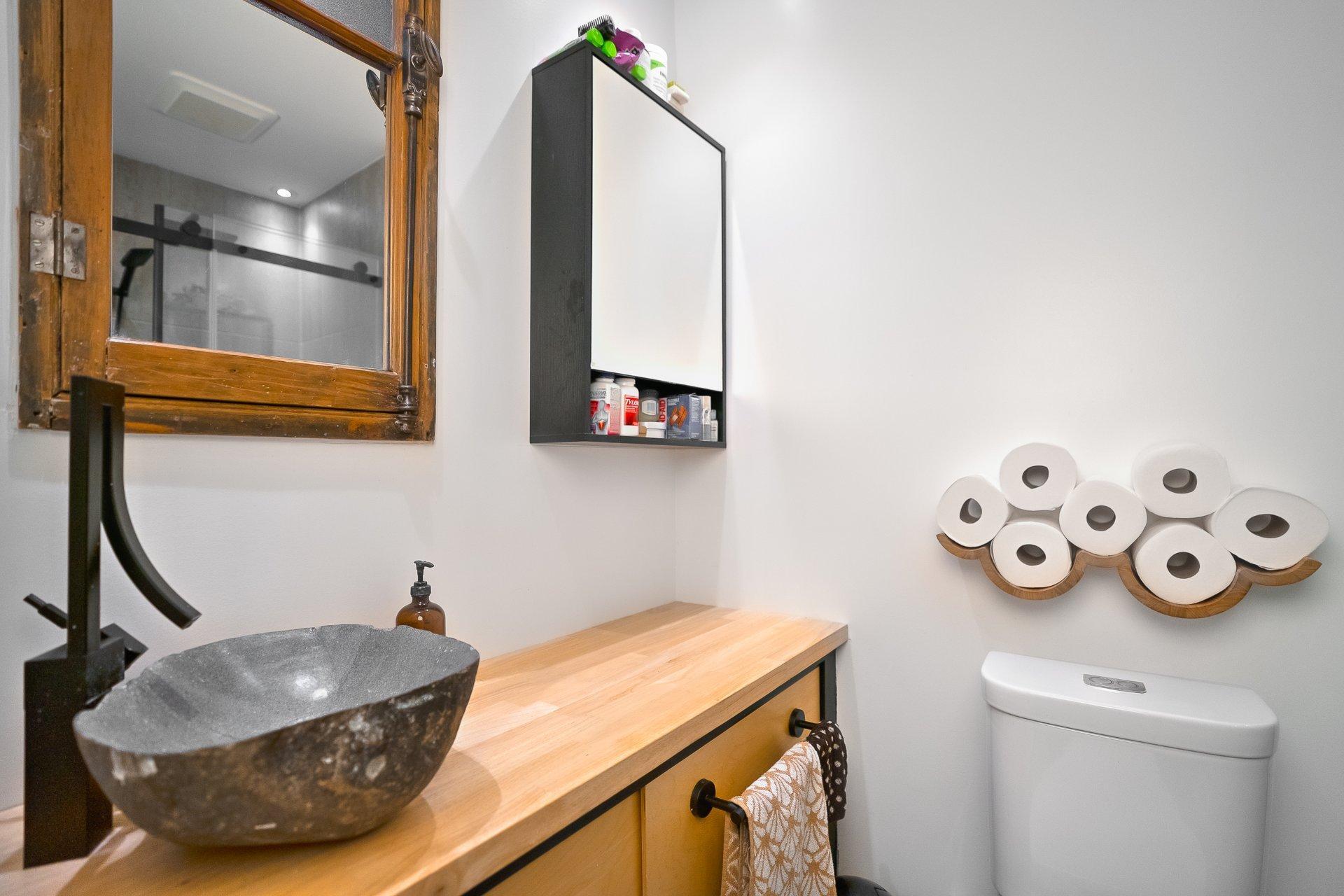 









5283

 - 5287


Rue Berri

,
Montréal (Le Plateau-Mont-Royal),




QC
H2J2S7

