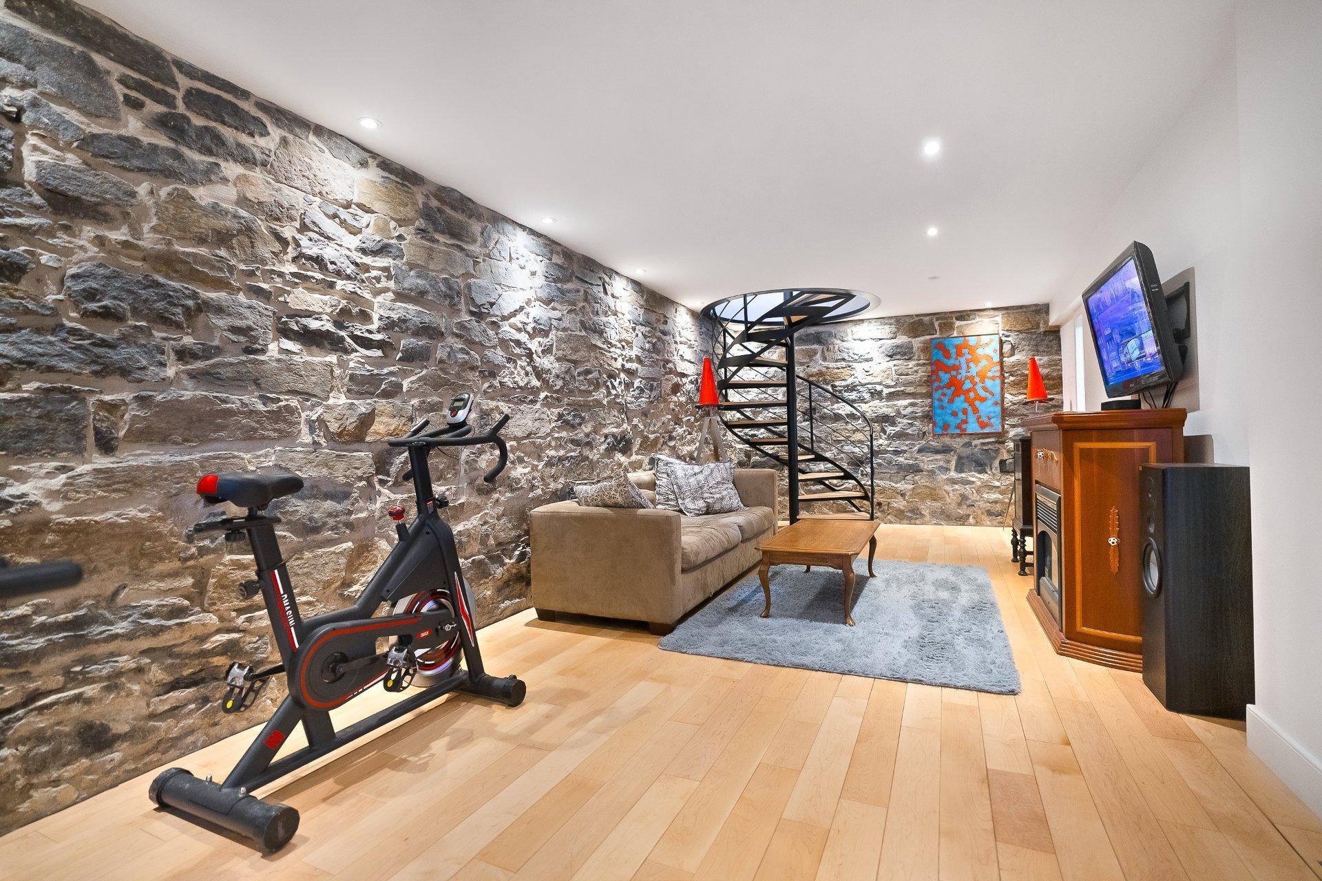 









5283

 - 5287


Rue Berri

,
Montréal (Le Plateau-Mont-Royal),




QC
H2J2S7

