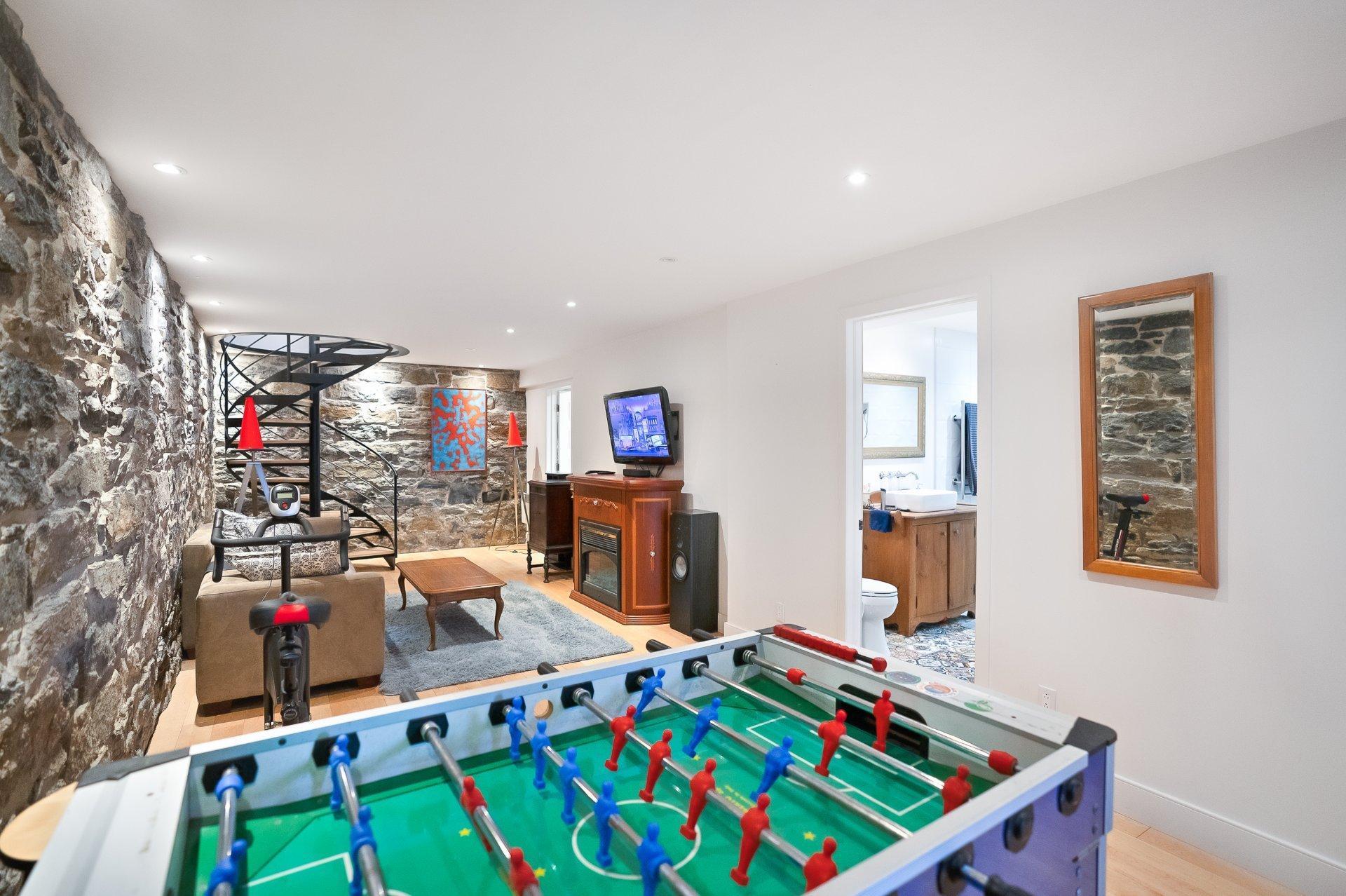 









5283

 - 5287


Rue Berri

,
Montréal (Le Plateau-Mont-Royal),




QC
H2J2S7

