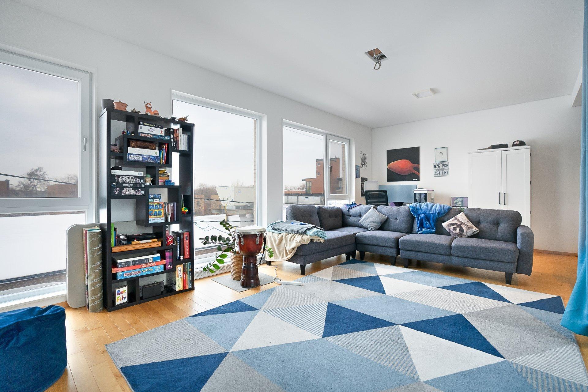 









5283

 - 5287


Rue Berri

,
Montréal (Le Plateau-Mont-Royal),




QC
H2J2S7


