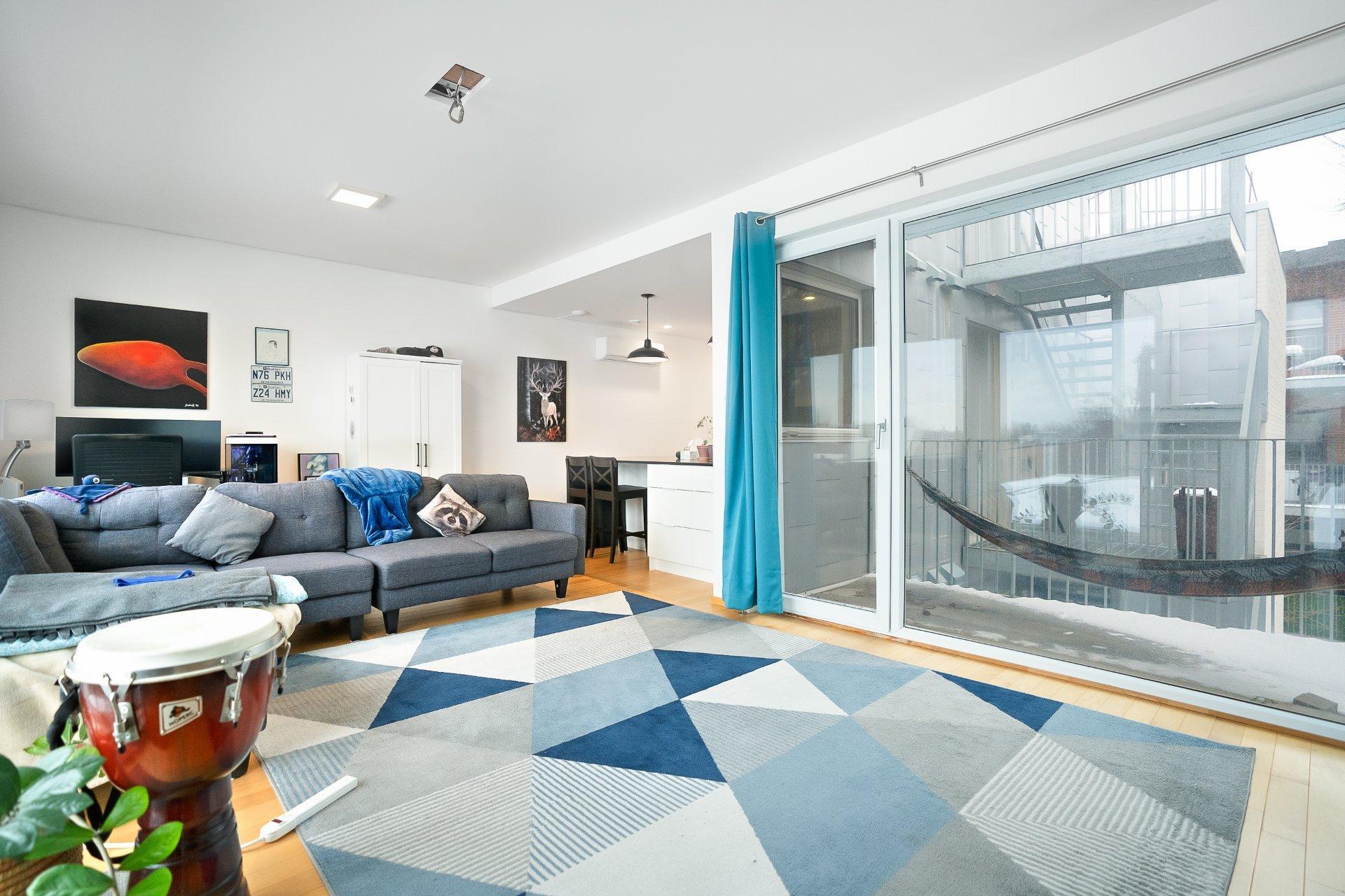 









5283

 - 5287


Rue Berri

,
Montréal (Le Plateau-Mont-Royal),




QC
H2J2S7

