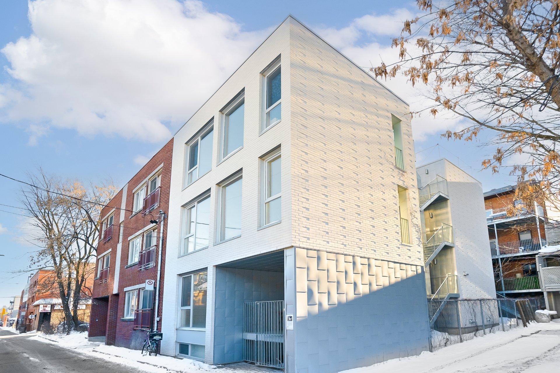 









5283

 - 5287


Rue Berri

,
Montréal (Le Plateau-Mont-Royal),




QC
H2J2S7

