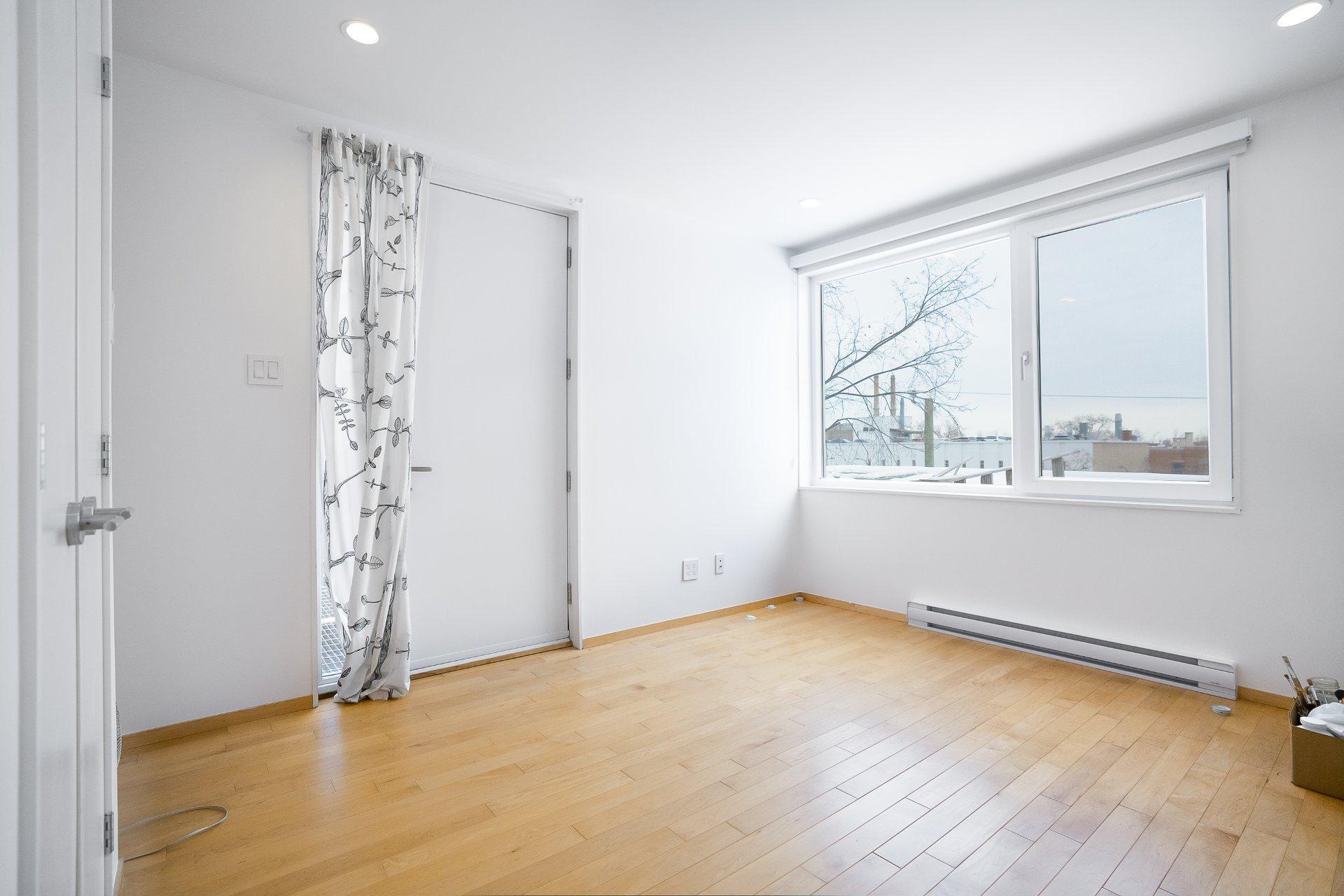 









5283

 - 5287


Rue Berri

,
Montréal (Le Plateau-Mont-Royal),




QC
H2J2S7

