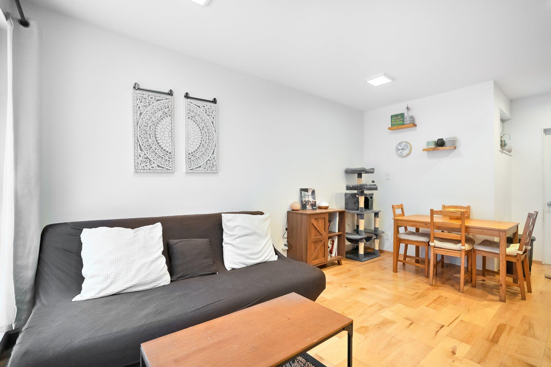 









5283

 - 5287


Rue Berri

,
Montréal (Le Plateau-Mont-Royal),




QC
H2J2S7

