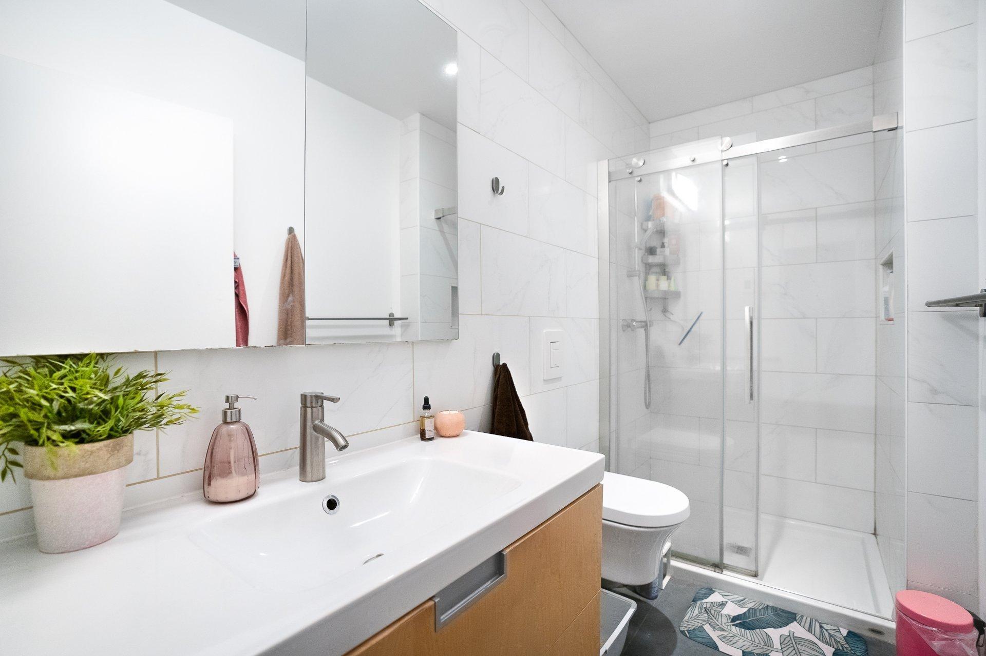 









5283

 - 5287


Rue Berri

,
Montréal (Le Plateau-Mont-Royal),




QC
H2J2S7

