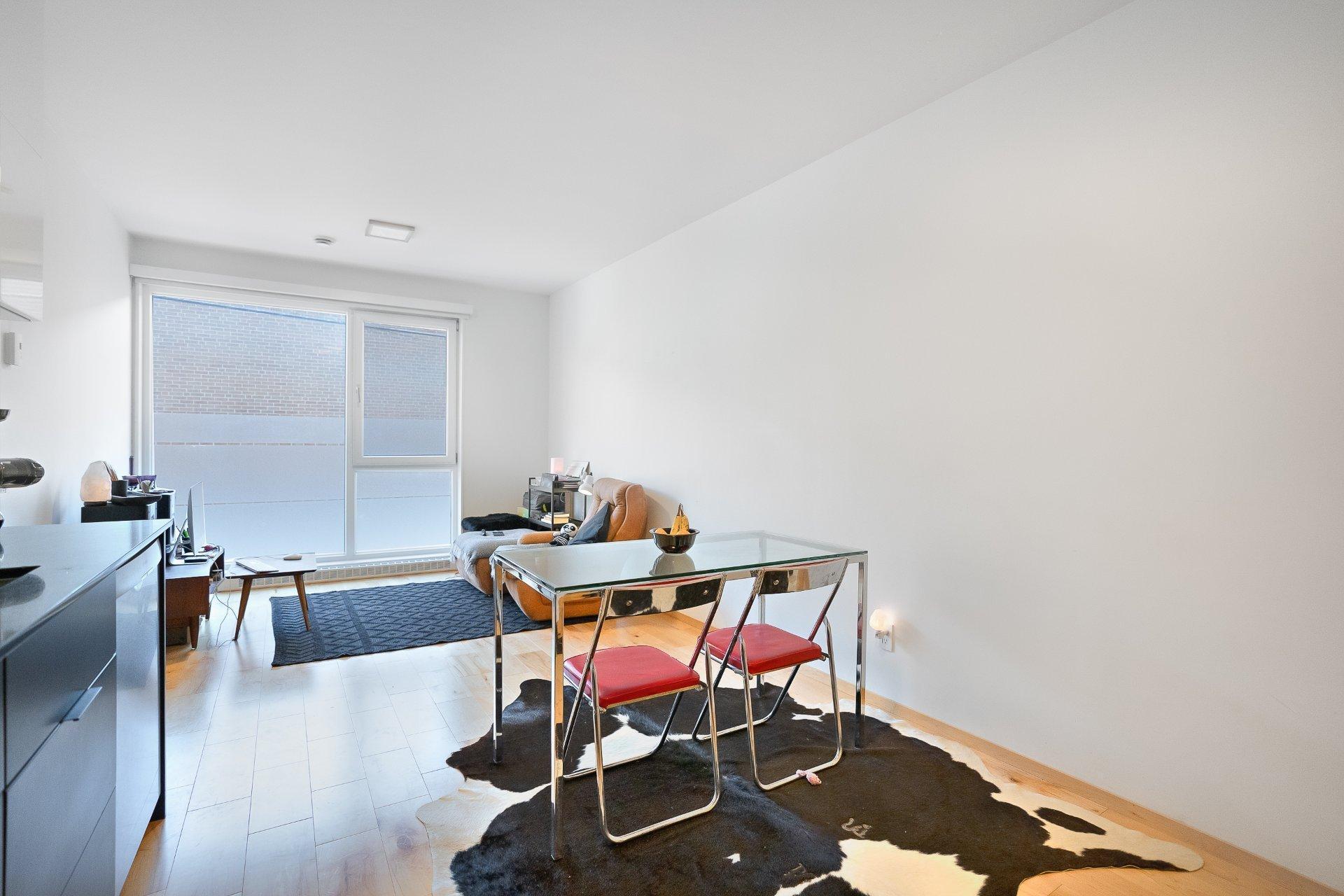 









5283

 - 5287


Rue Berri

,
Montréal (Le Plateau-Mont-Royal),




QC
H2J2S7

