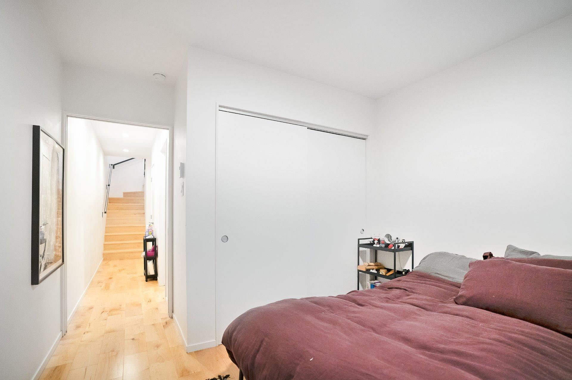 









5283

 - 5287


Rue Berri

,
Montréal (Le Plateau-Mont-Royal),




QC
H2J2S7

