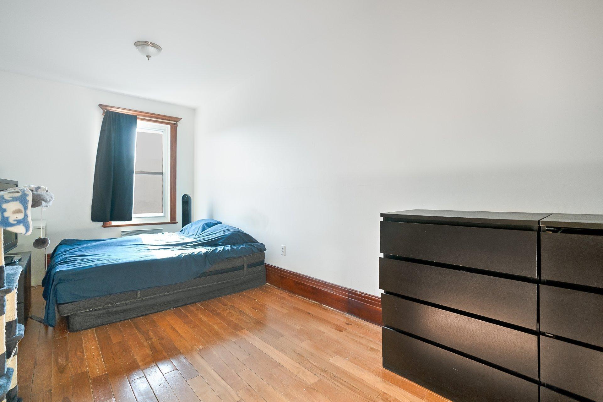









5283

 - 5287


Rue Berri

,
Montréal (Le Plateau-Mont-Royal),




QC
H2J2S7

