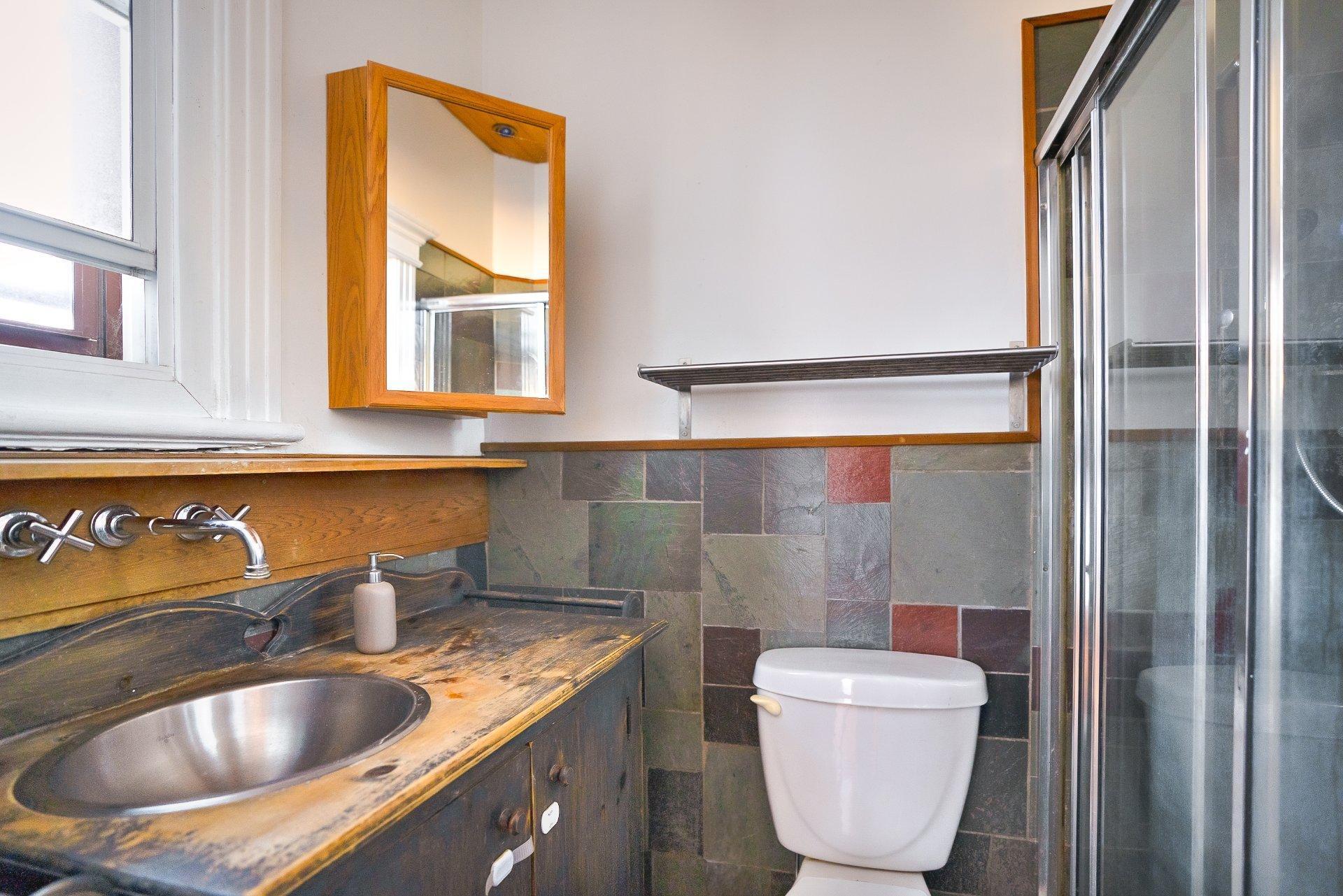 









5283

 - 5287


Rue Berri

,
Montréal (Le Plateau-Mont-Royal),




QC
H2J2S7

