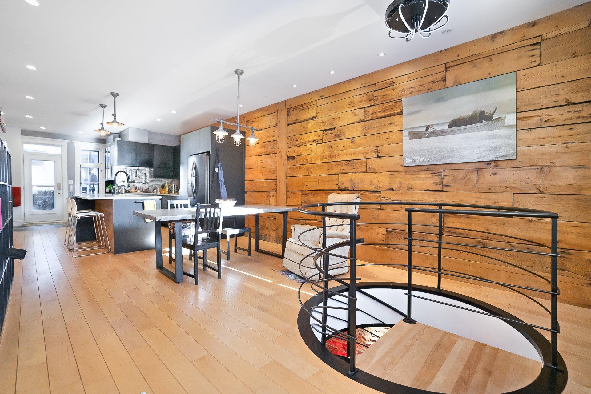 









5283

 - 5287


Rue Berri

,
Montréal (Le Plateau-Mont-Royal),




QC
H2J2S7

