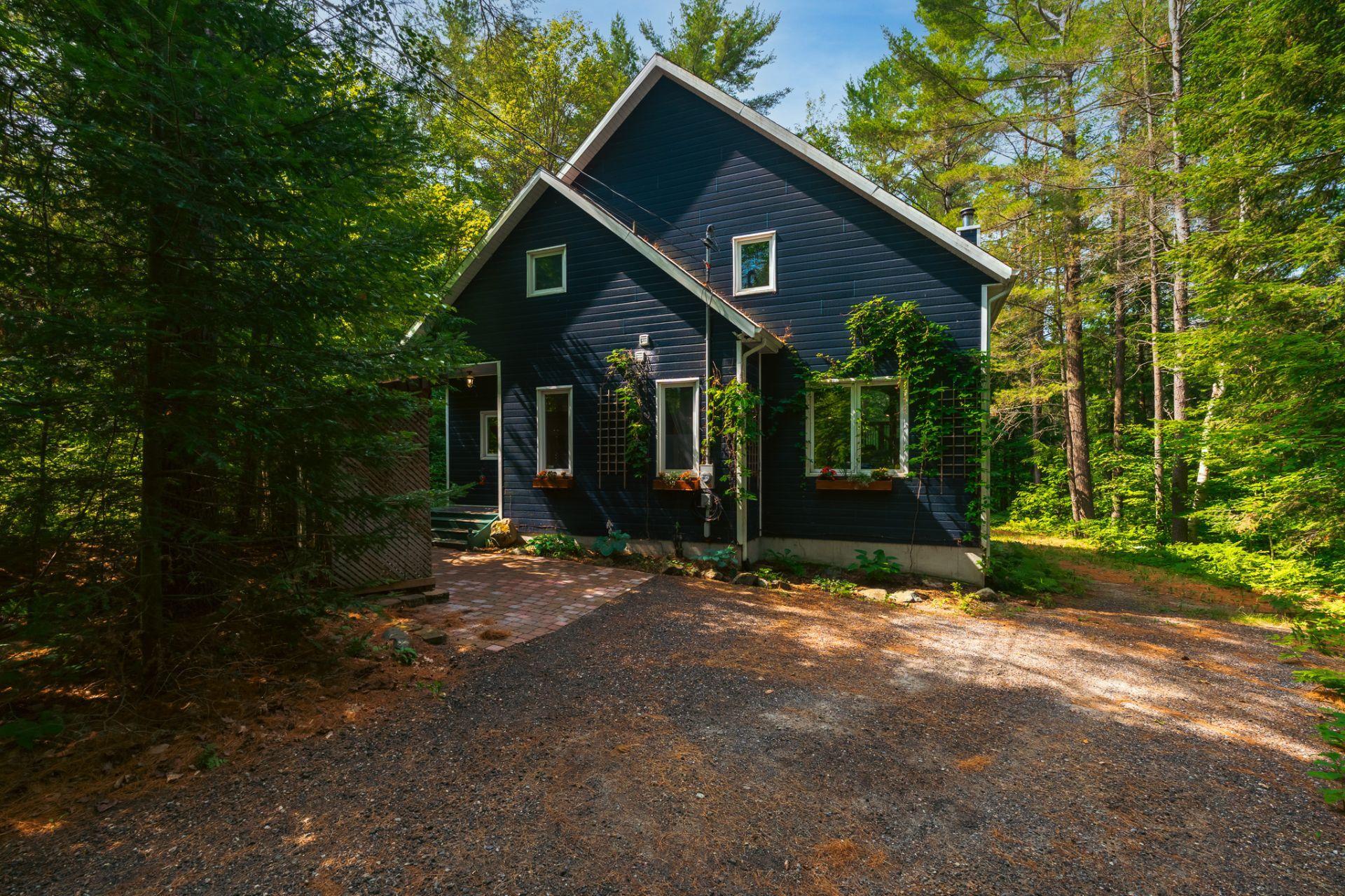 









502


Ch. du Chêne-Rouge

,
Val-des-Monts,




QC
J8N6G1

