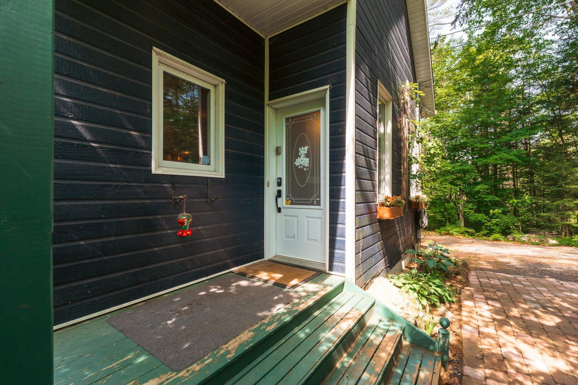 









502


Ch. du Chêne-Rouge

,
Val-des-Monts,




QC
J8N6G1

