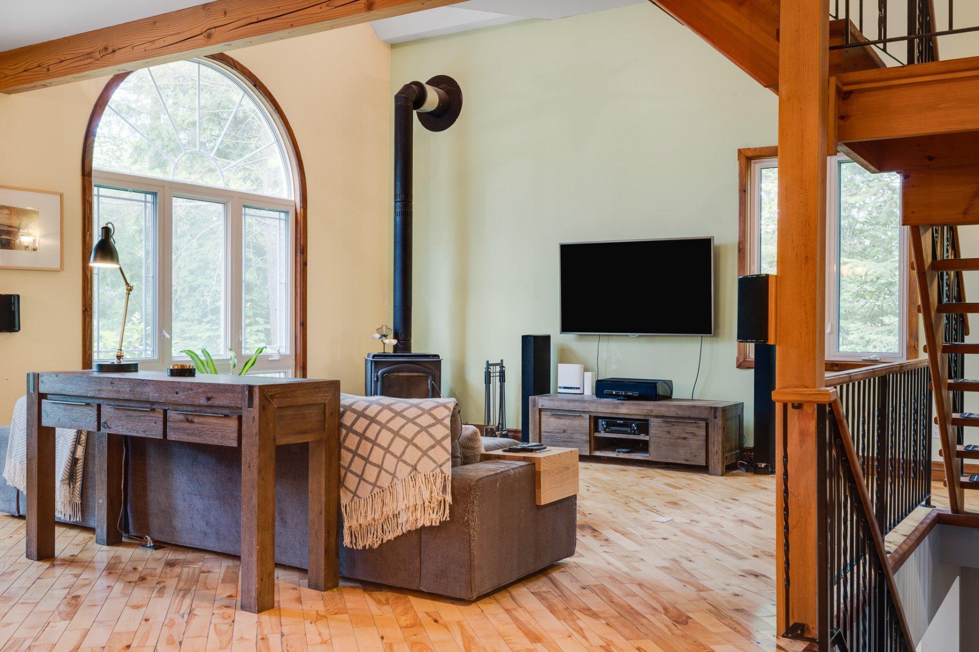 









502


Ch. du Chêne-Rouge

,
Val-des-Monts,




QC
J8N6G1

