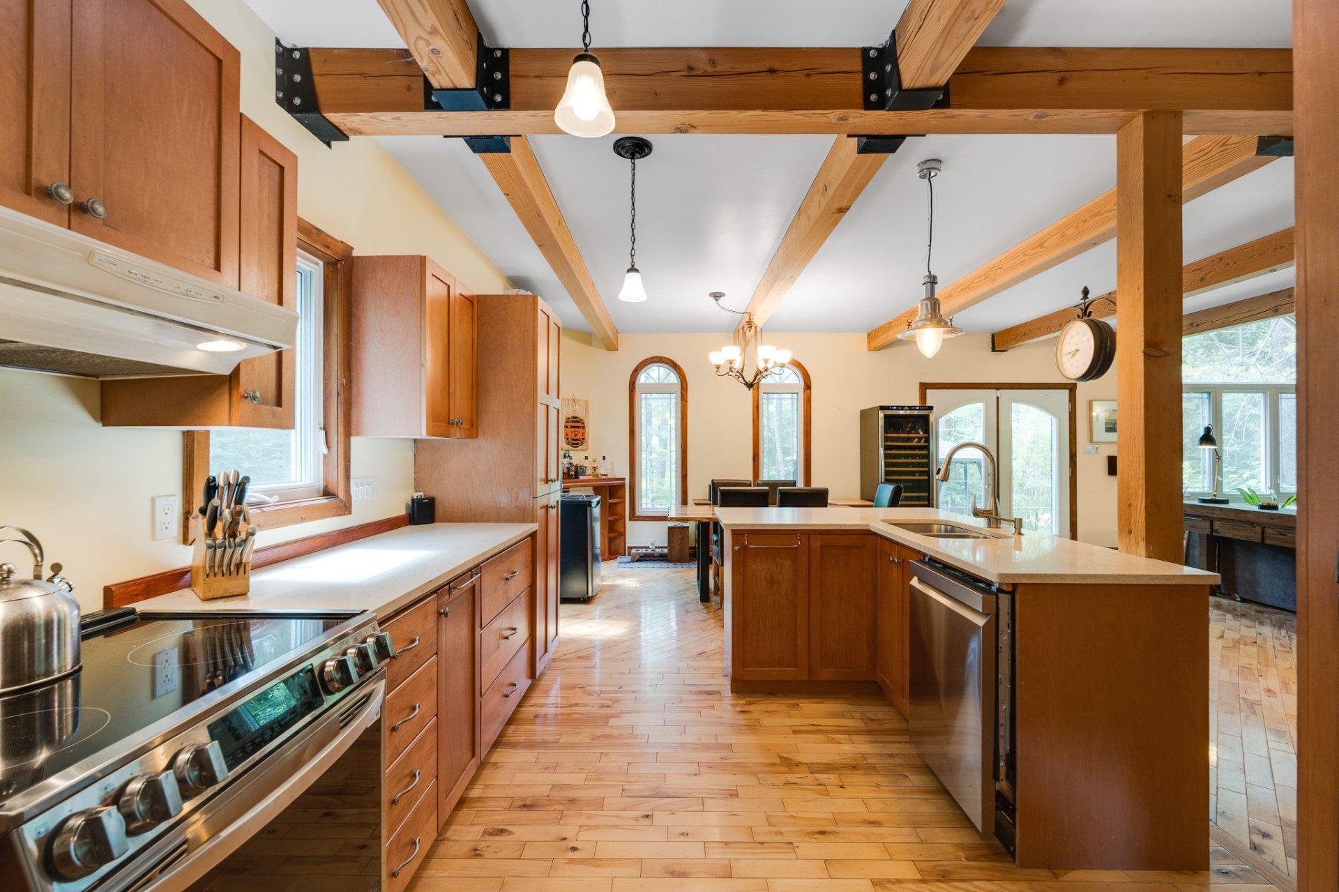 









502


Ch. du Chêne-Rouge

,
Val-des-Monts,




QC
J8N6G1

