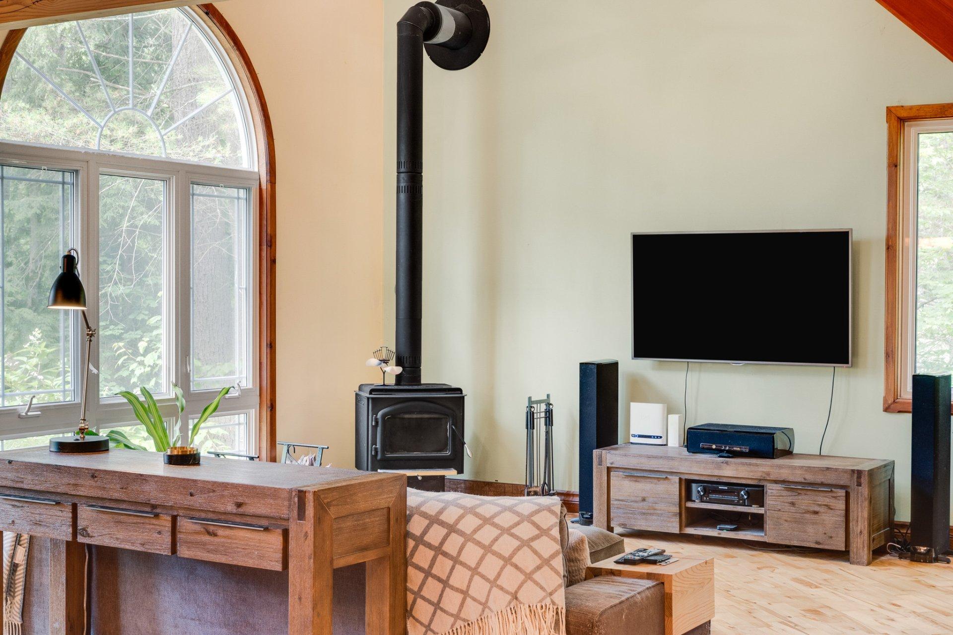 









502


Ch. du Chêne-Rouge

,
Val-des-Monts,




QC
J8N6G1

