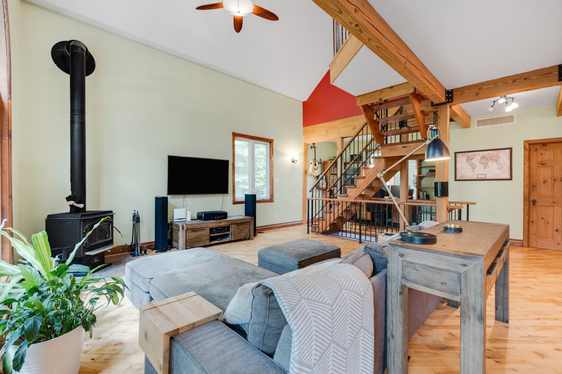 









502


Ch. du Chêne-Rouge

,
Val-des-Monts,




QC
J8N6G1

