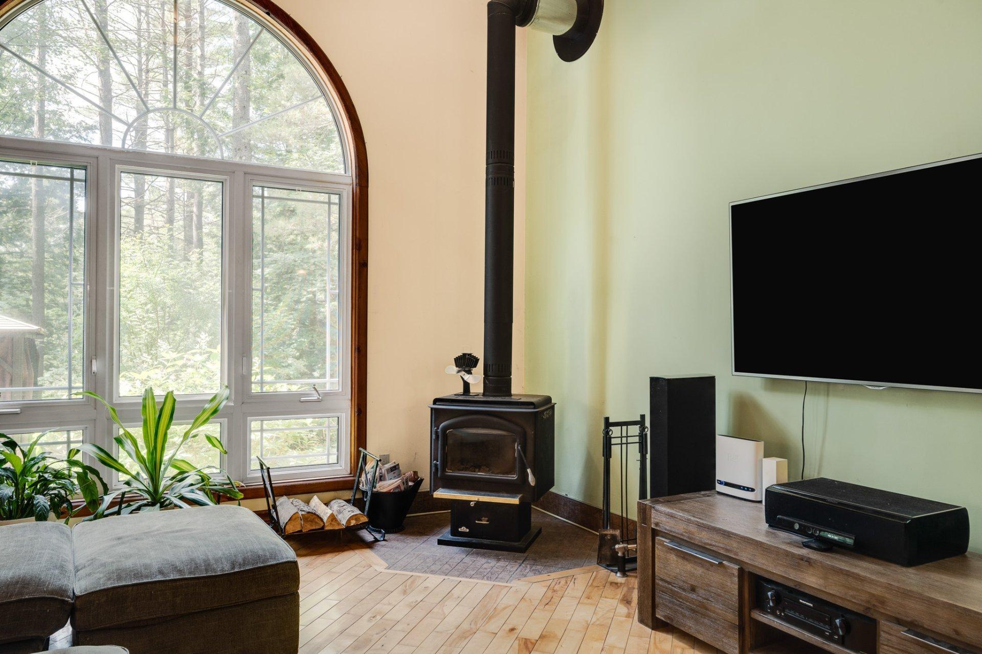 









502


Ch. du Chêne-Rouge

,
Val-des-Monts,




QC
J8N6G1

