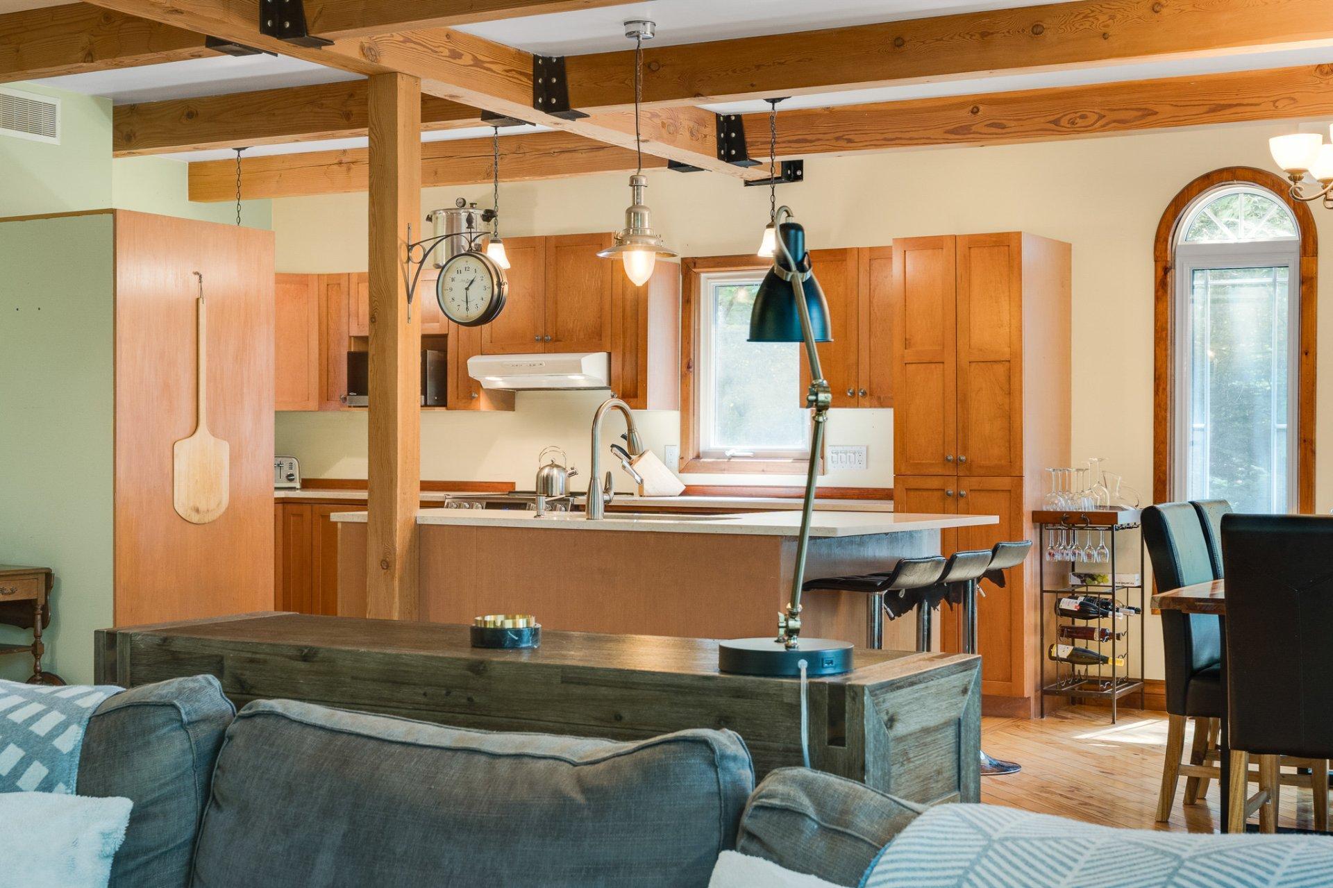 









502


Ch. du Chêne-Rouge

,
Val-des-Monts,




QC
J8N6G1

